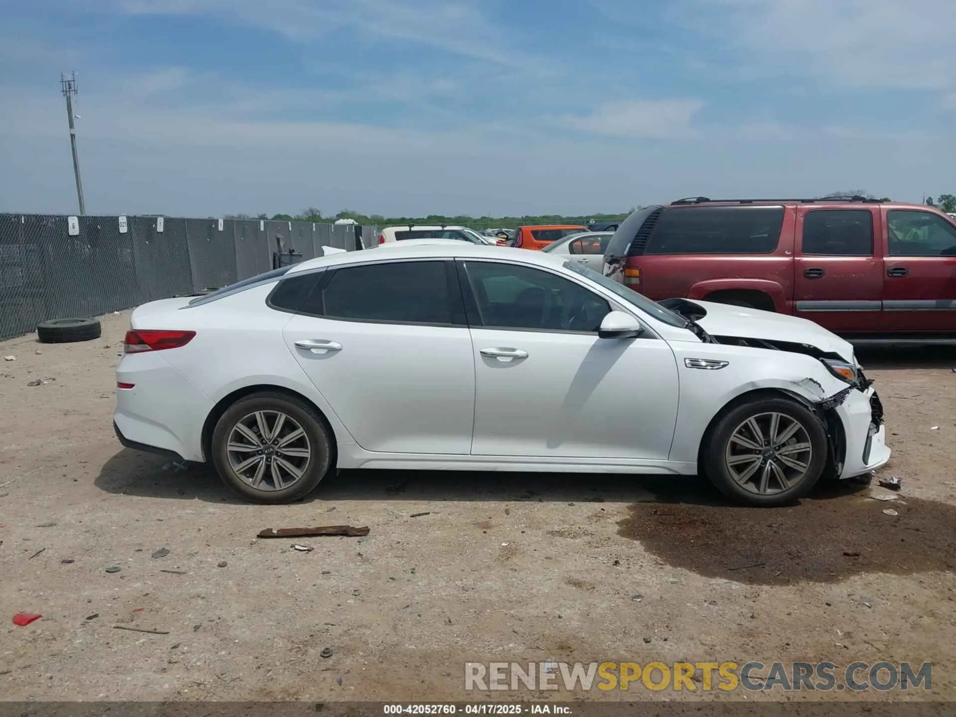 14 Фотография поврежденного автомобиля 5XXGU4L14LG417817 KIA OPTIMA 2020