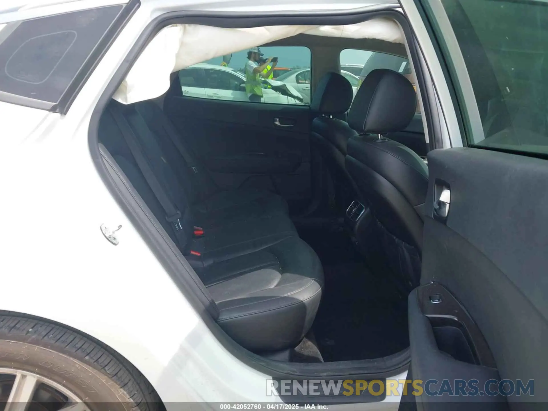8 Фотография поврежденного автомобиля 5XXGU4L14LG417817 KIA OPTIMA 2020