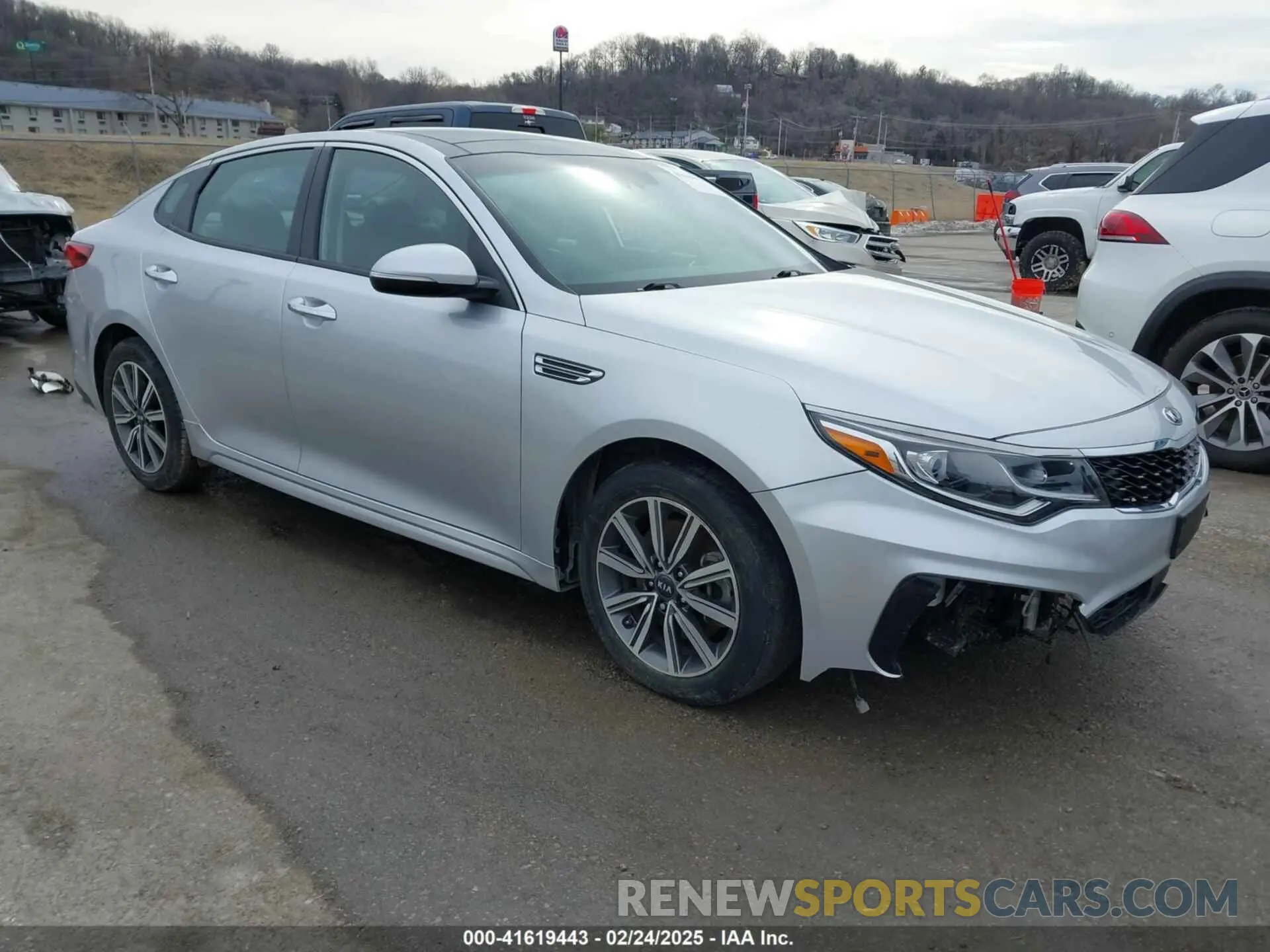 1 Фотография поврежденного автомобиля 5XXGU4L15LG413176 KIA OPTIMA 2020