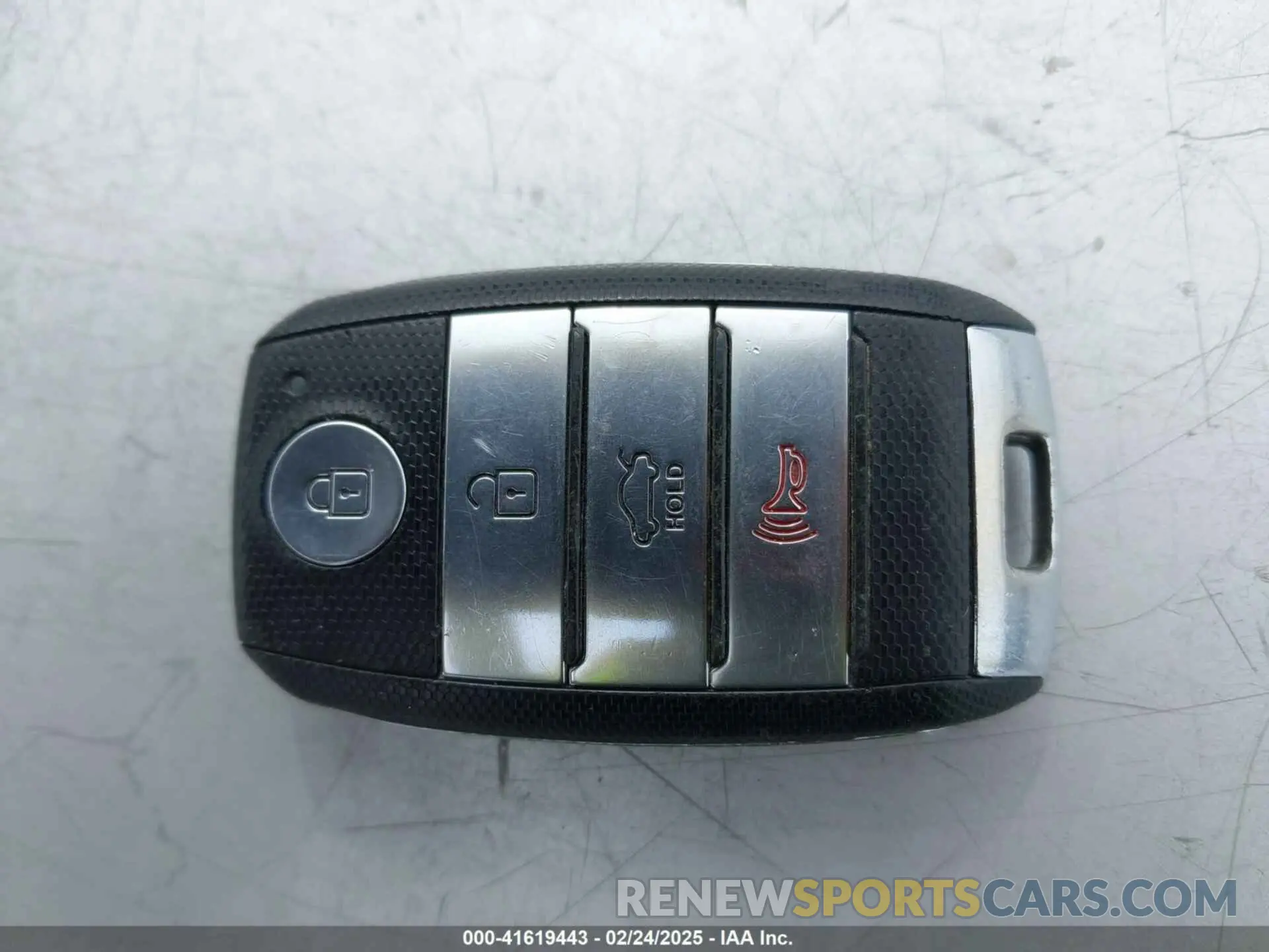 11 Фотография поврежденного автомобиля 5XXGU4L15LG413176 KIA OPTIMA 2020