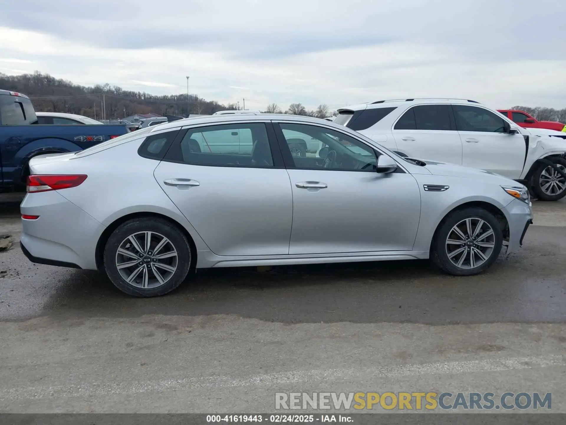 14 Фотография поврежденного автомобиля 5XXGU4L15LG413176 KIA OPTIMA 2020