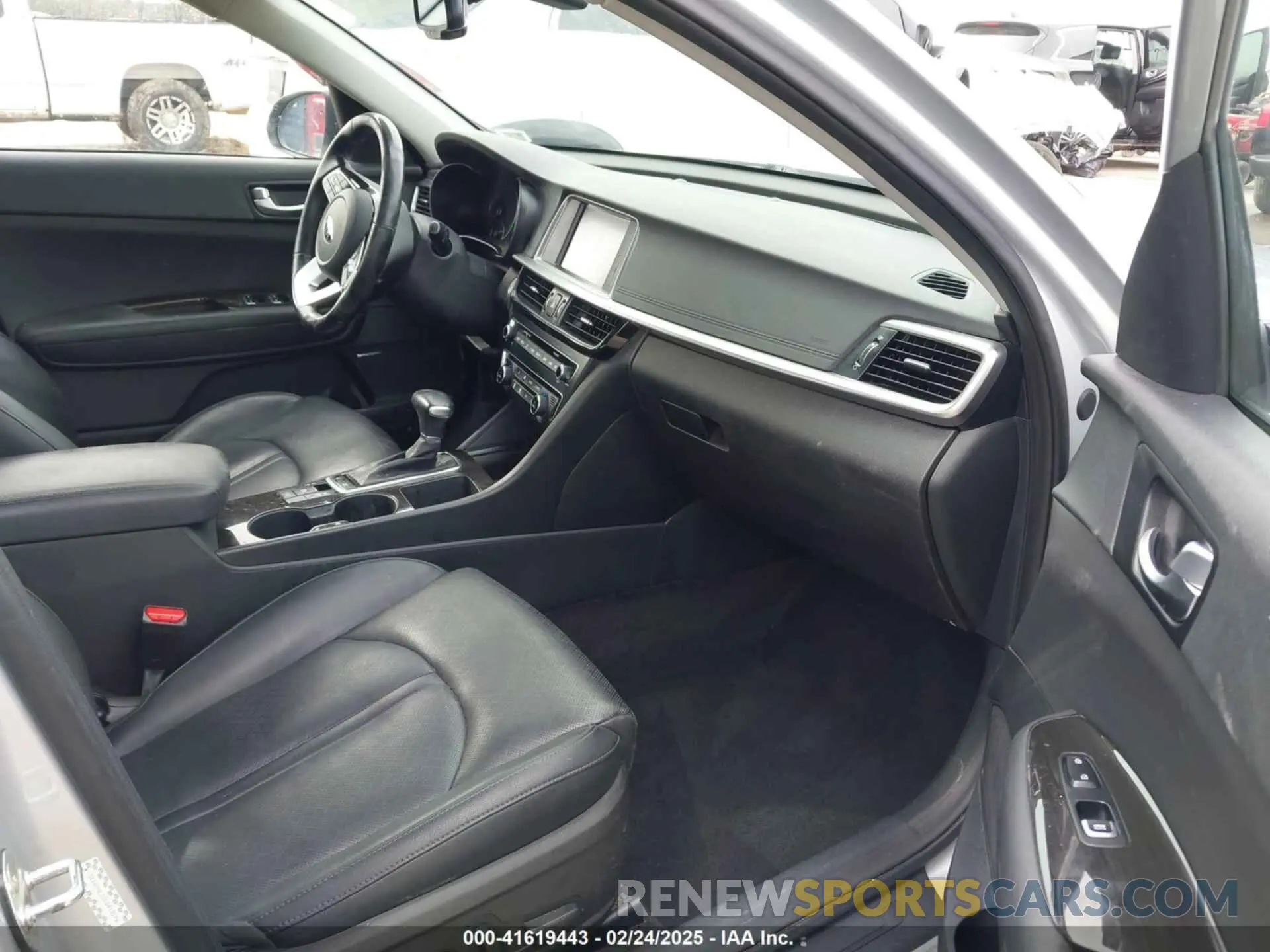 5 Фотография поврежденного автомобиля 5XXGU4L15LG413176 KIA OPTIMA 2020