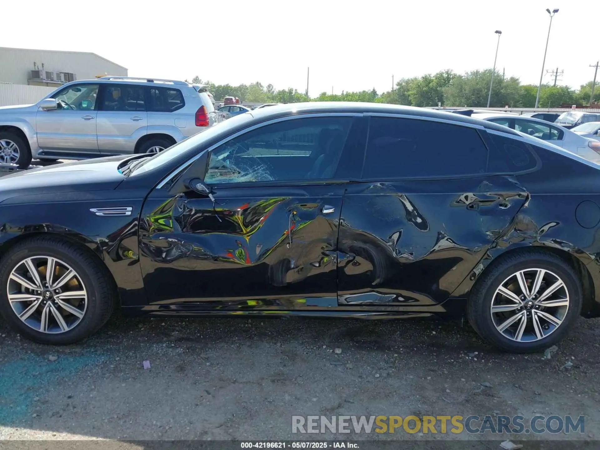 14 Photograph of a damaged car 5XXGU4L17LG395053 KIA OPTIMA 2020