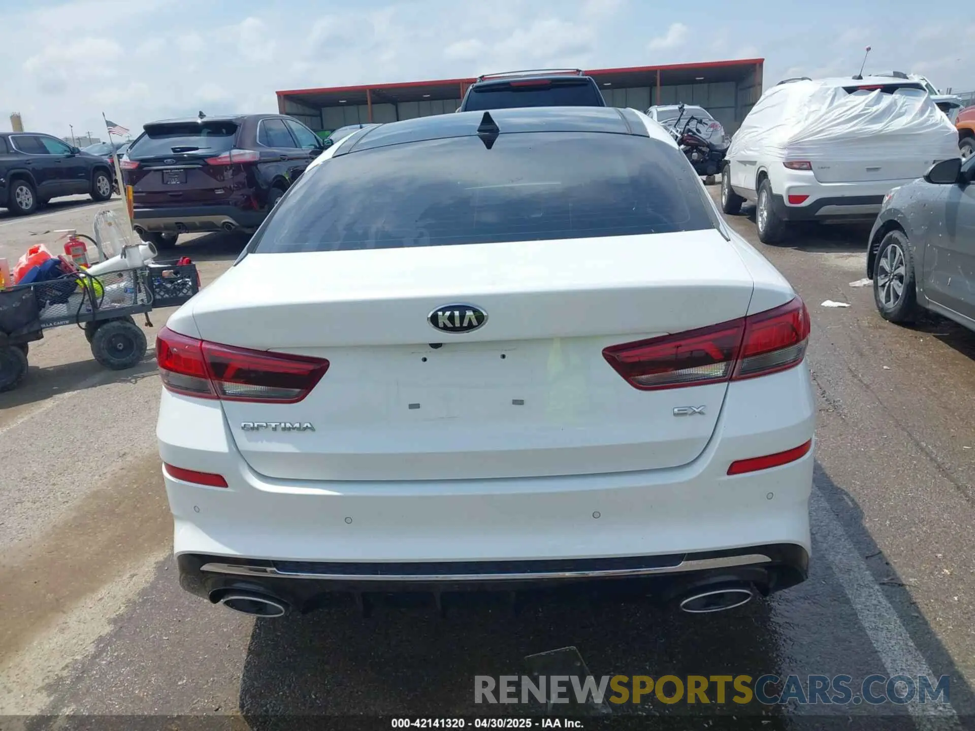 16 Photograph of a damaged car 5XXGU4L17LG439987 KIA OPTIMA 2020