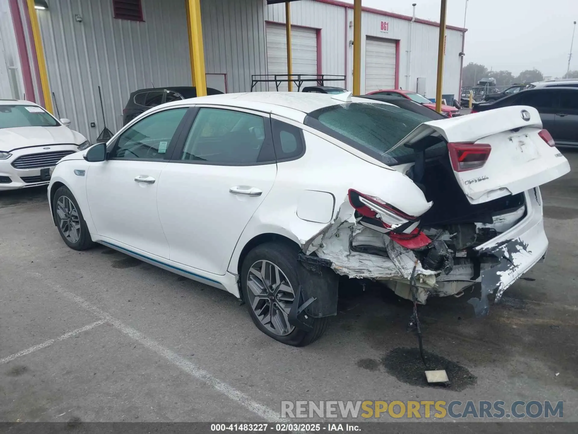 15 Фотография поврежденного автомобиля KNAGU4LE3L5037307 KIA OPTIMA HYBRID 2020