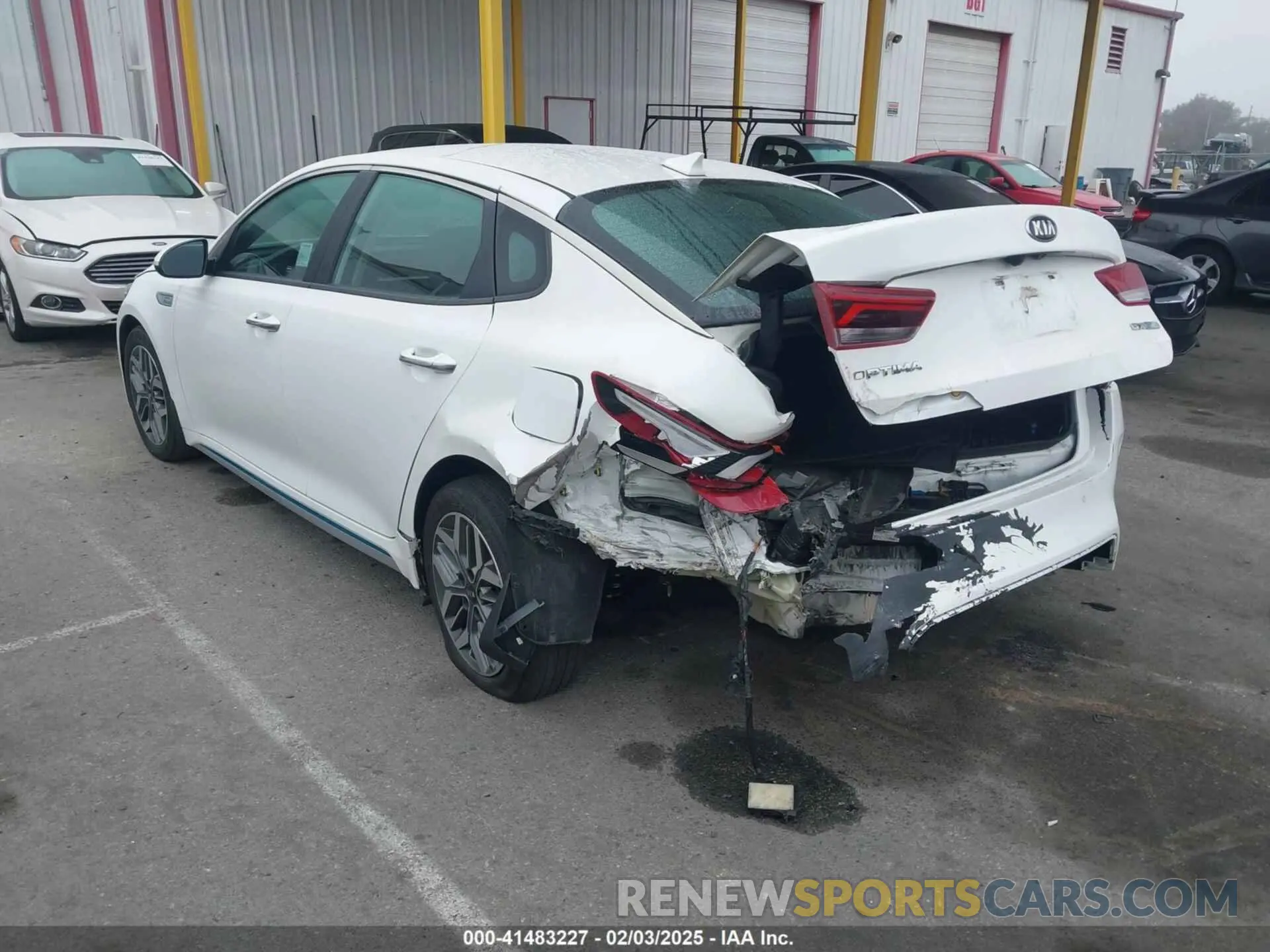 3 Фотография поврежденного автомобиля KNAGU4LE3L5037307 KIA OPTIMA HYBRID 2020