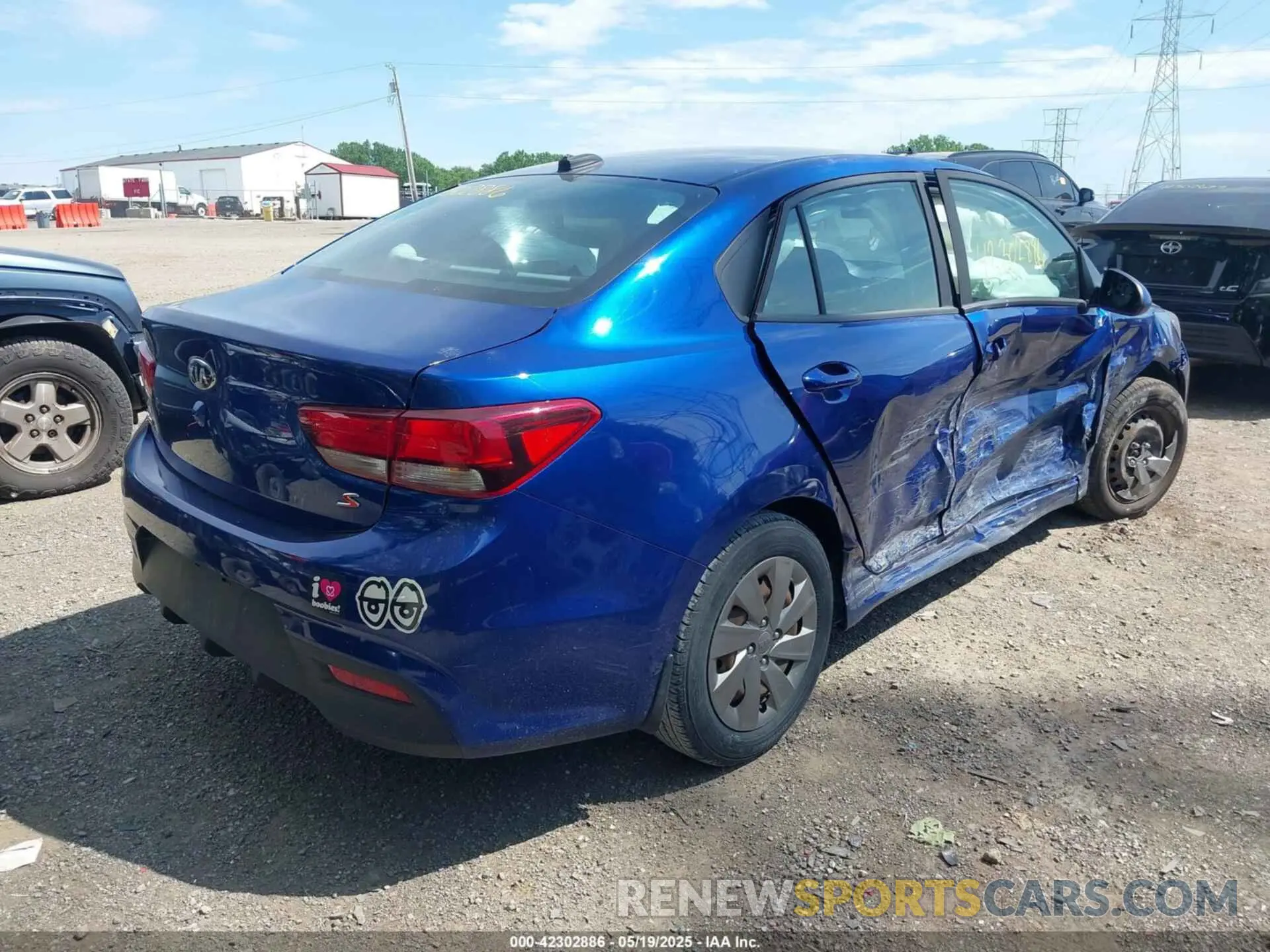 4 Photograph of a damaged car 3KPA24AB0KE200392 KIA RIO 2019