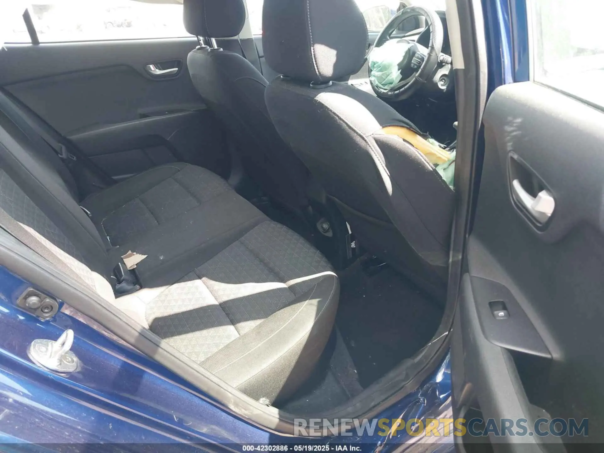 8 Photograph of a damaged car 3KPA24AB0KE200392 KIA RIO 2019
