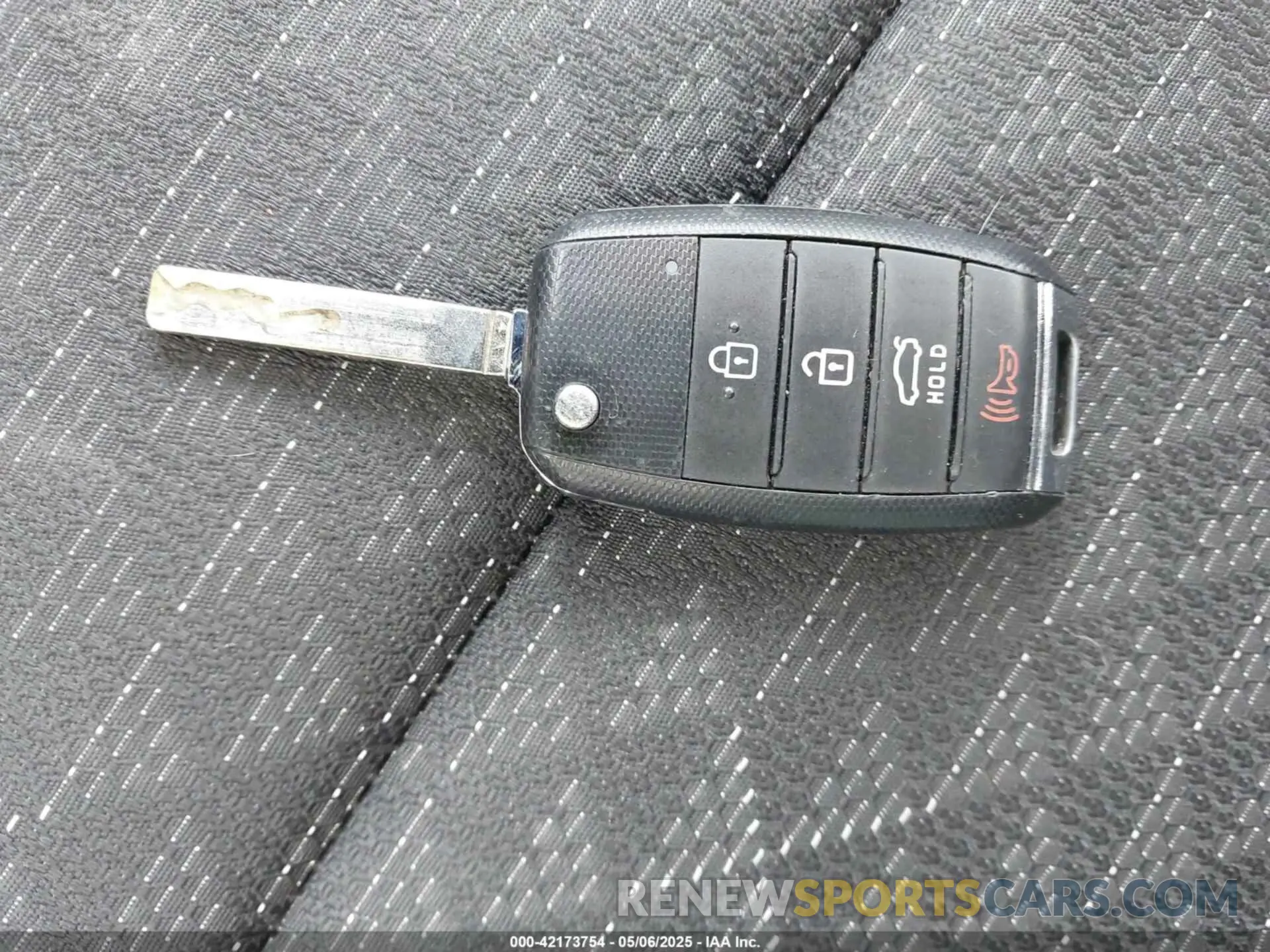 11 Photograph of a damaged car 3KPA24AB1KE161621 KIA RIO 2019