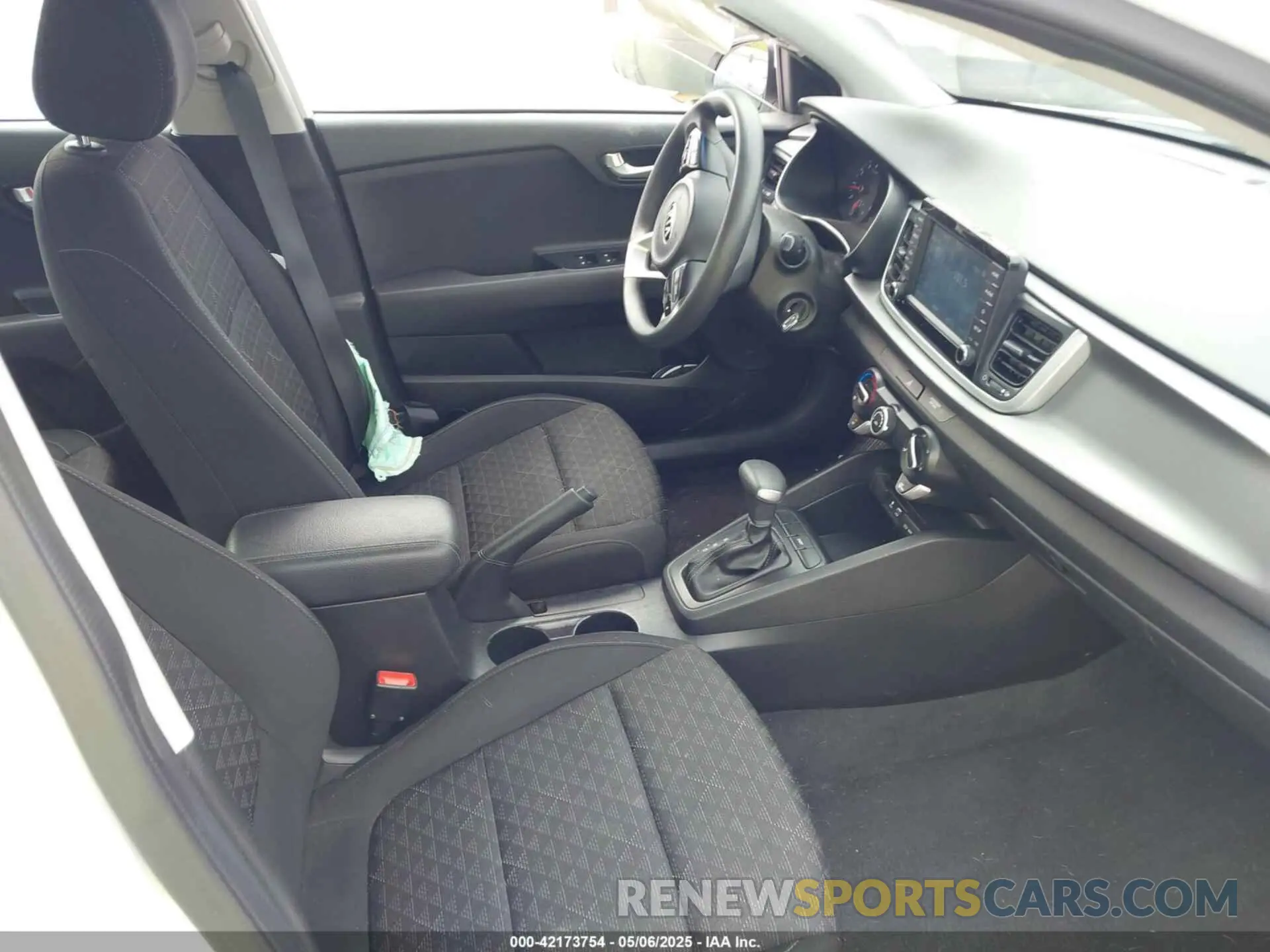 5 Photograph of a damaged car 3KPA24AB1KE161621 KIA RIO 2019