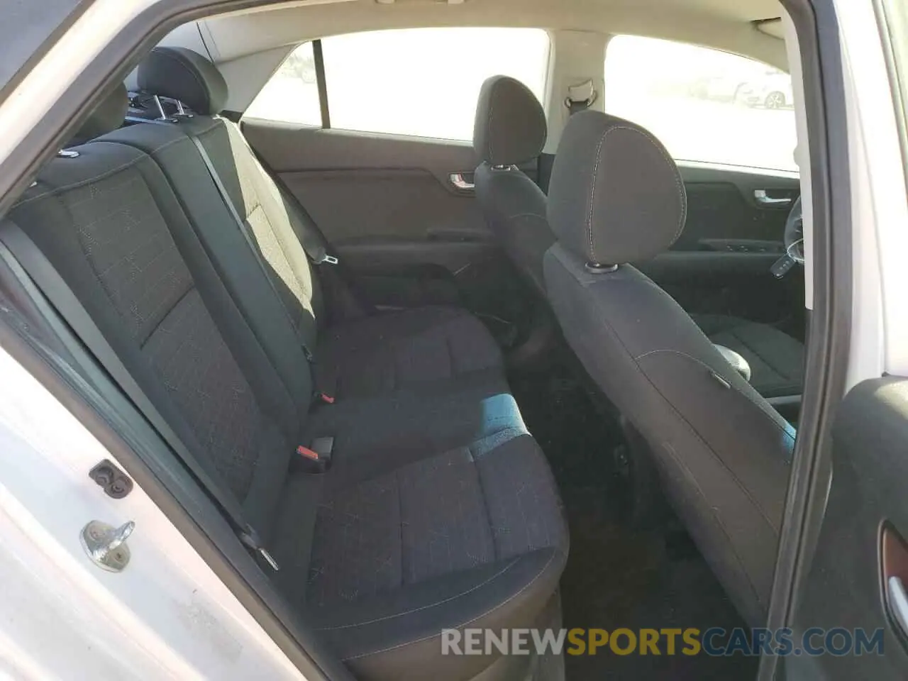 11 Photograph of a damaged car 3KPA24AB1KE165717 KIA RIO 2019