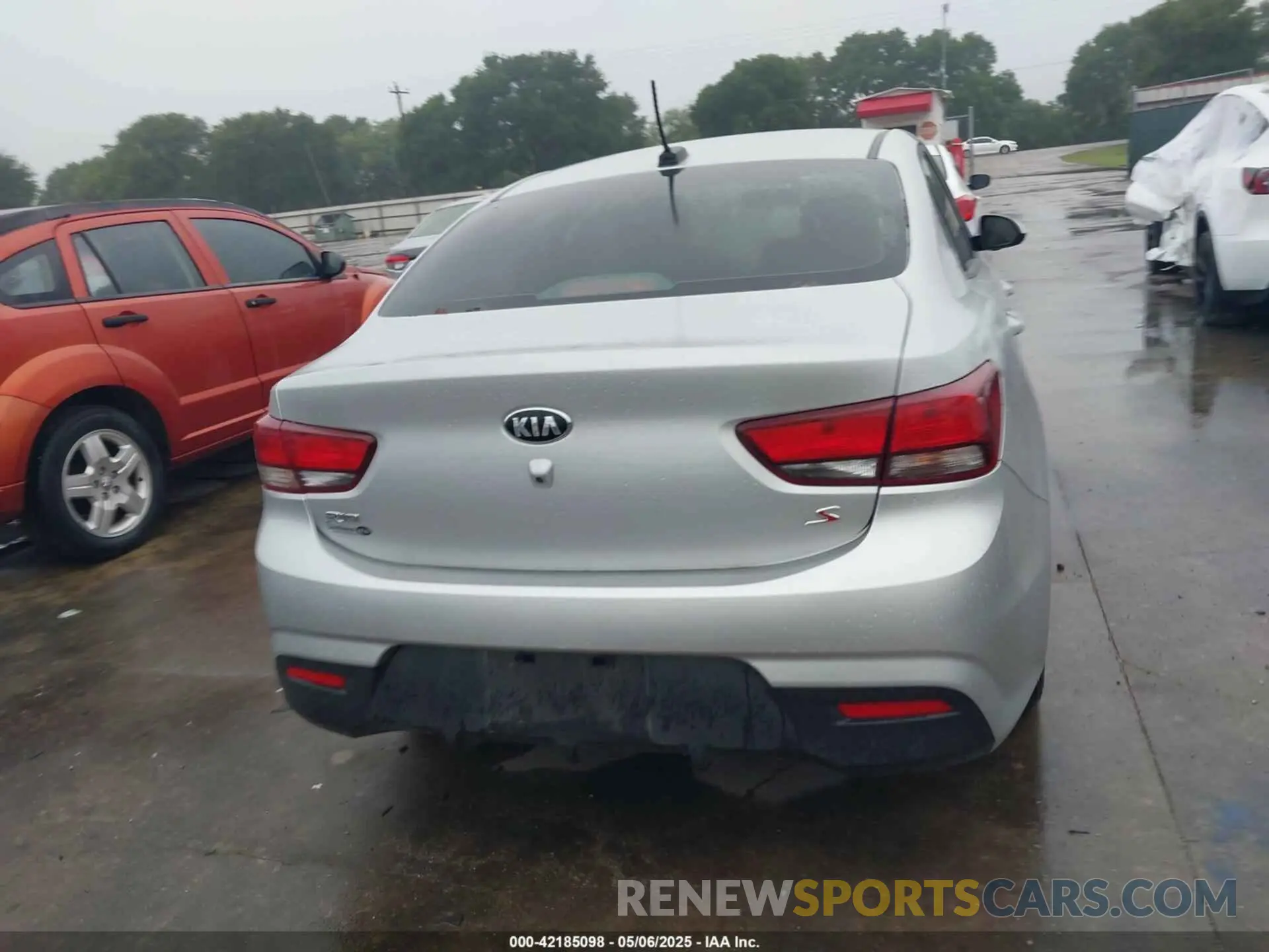 15 Photograph of a damaged car 3KPA24AB1KE213894 KIA RIO 2019