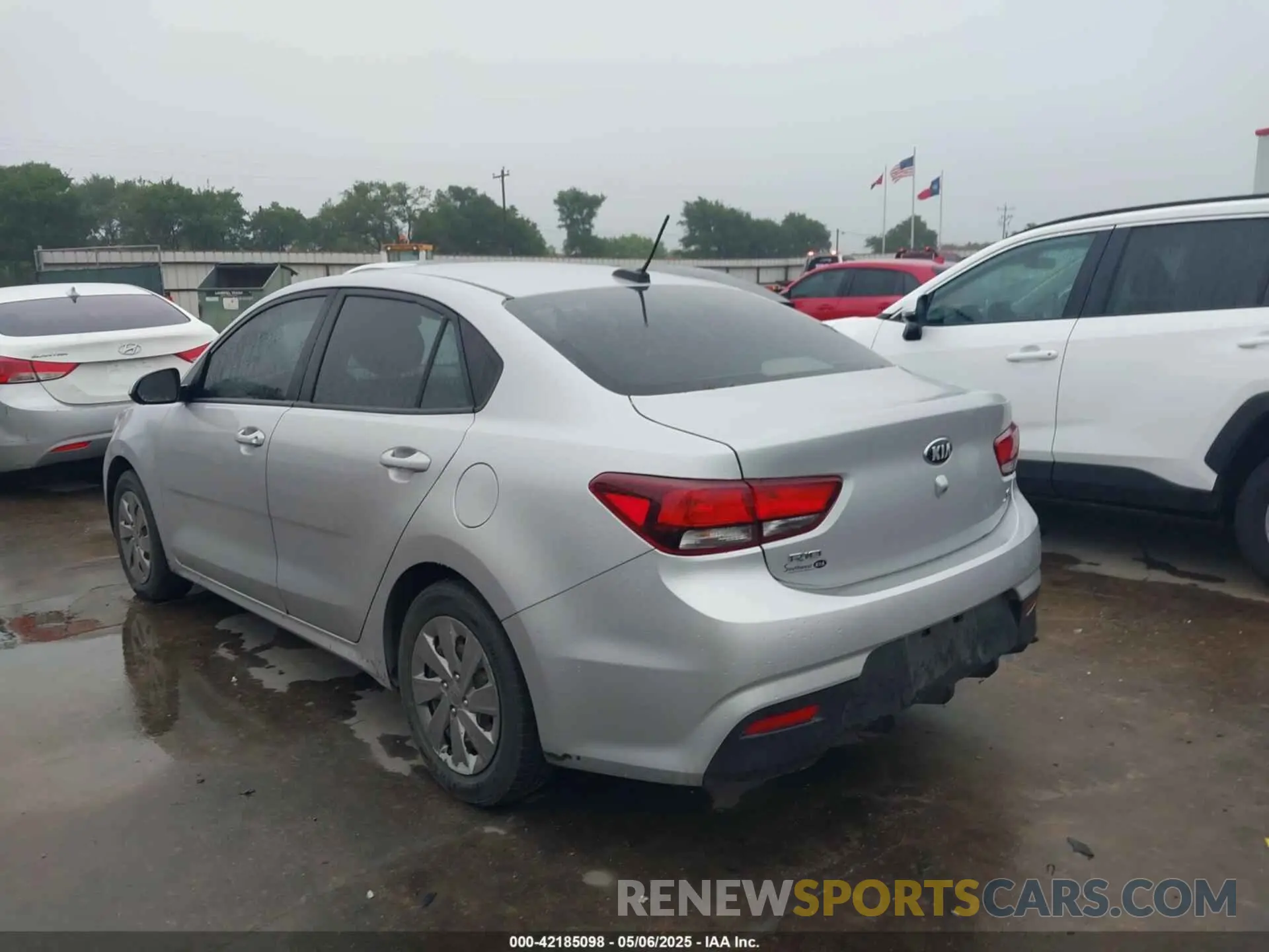 3 Photograph of a damaged car 3KPA24AB1KE213894 KIA RIO 2019