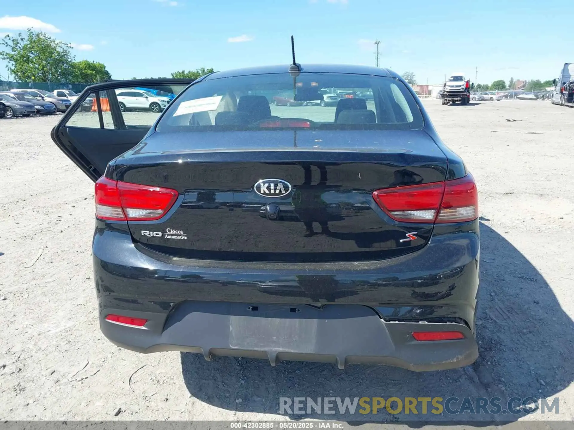 17 Photograph of a damaged car 3KPA24AB2KE218442 KIA RIO 2019