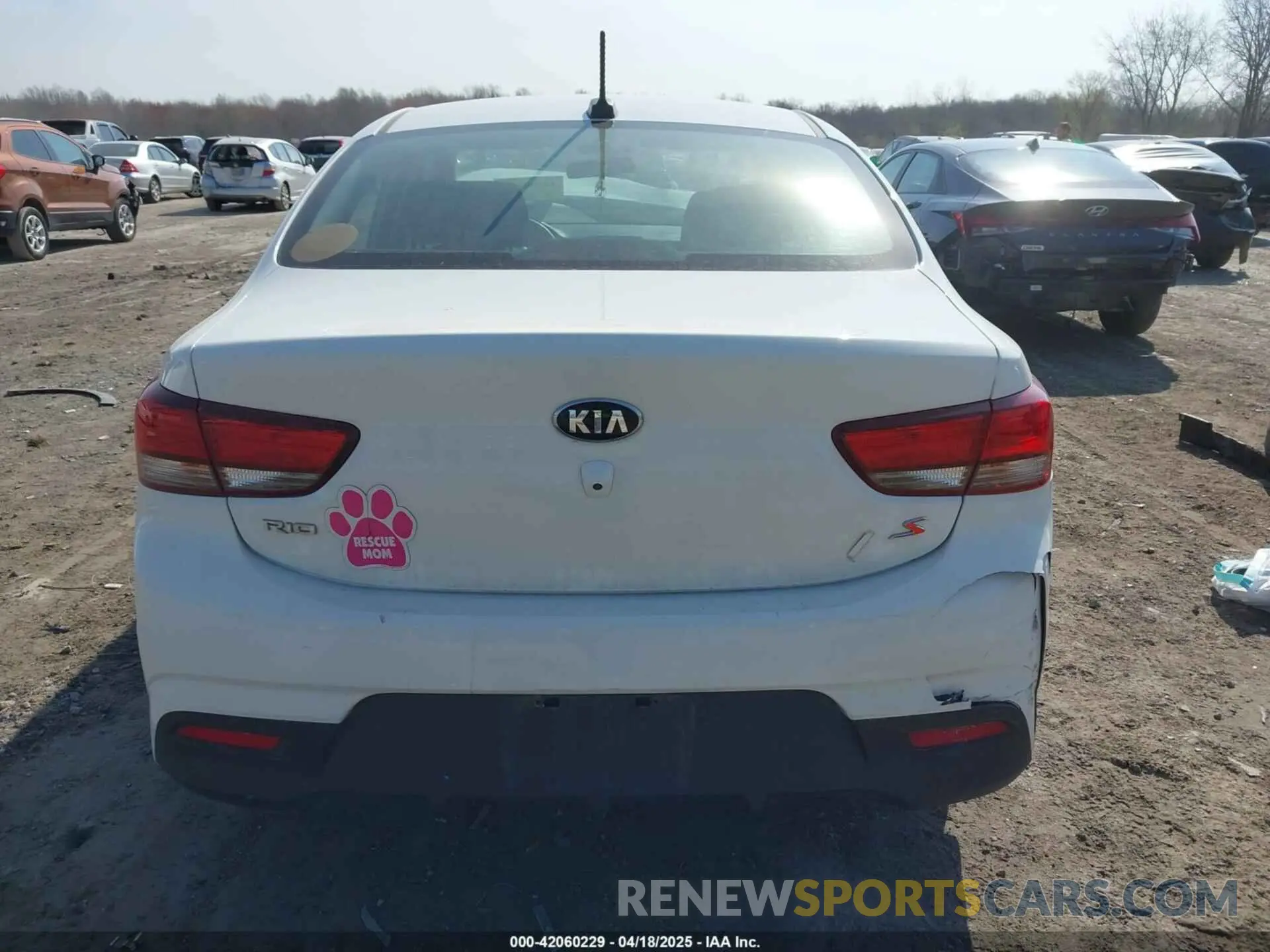 17 Photograph of a damaged car 3KPA24AB2KE241607 KIA RIO 2019