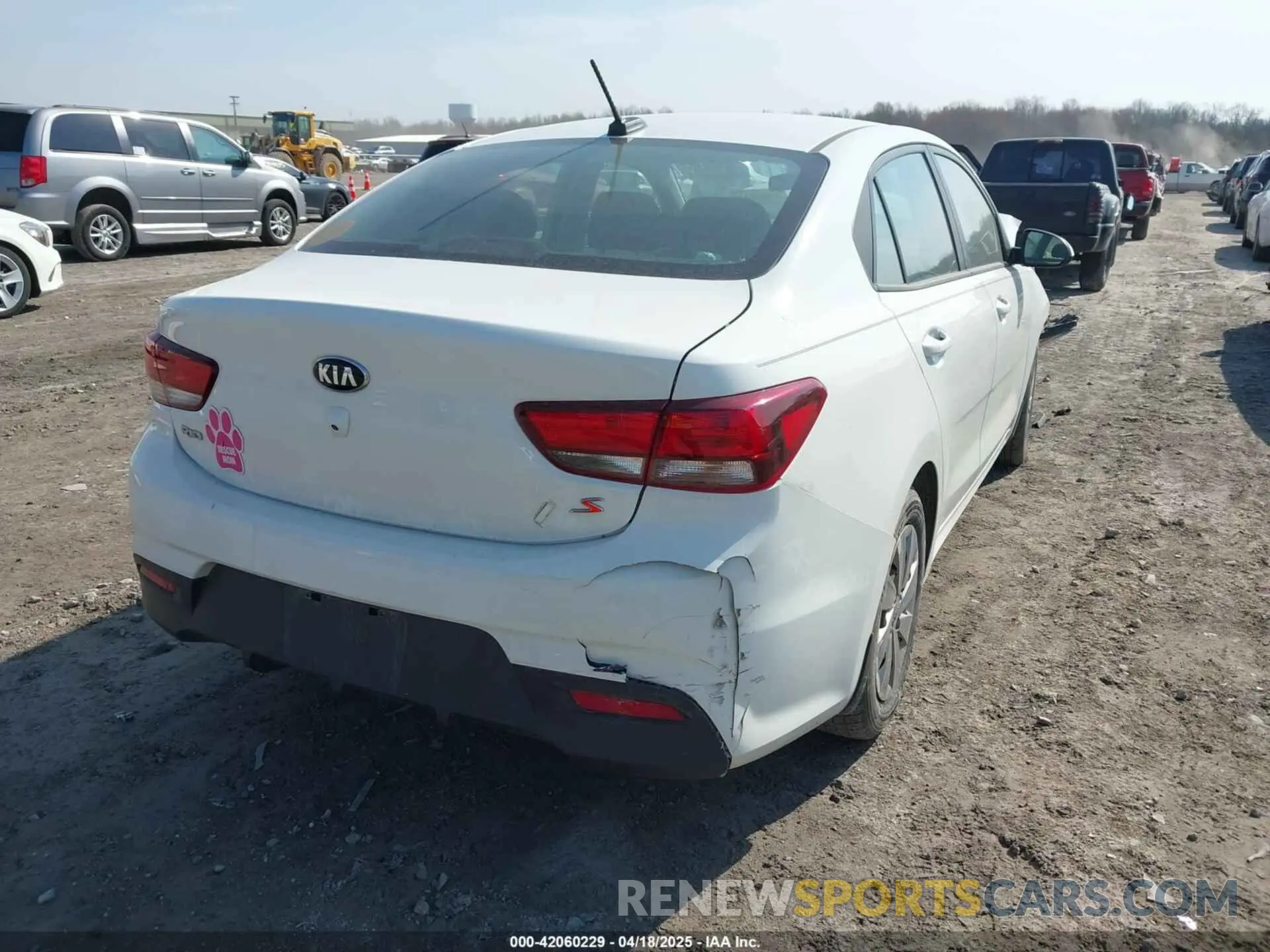 4 Photograph of a damaged car 3KPA24AB2KE241607 KIA RIO 2019