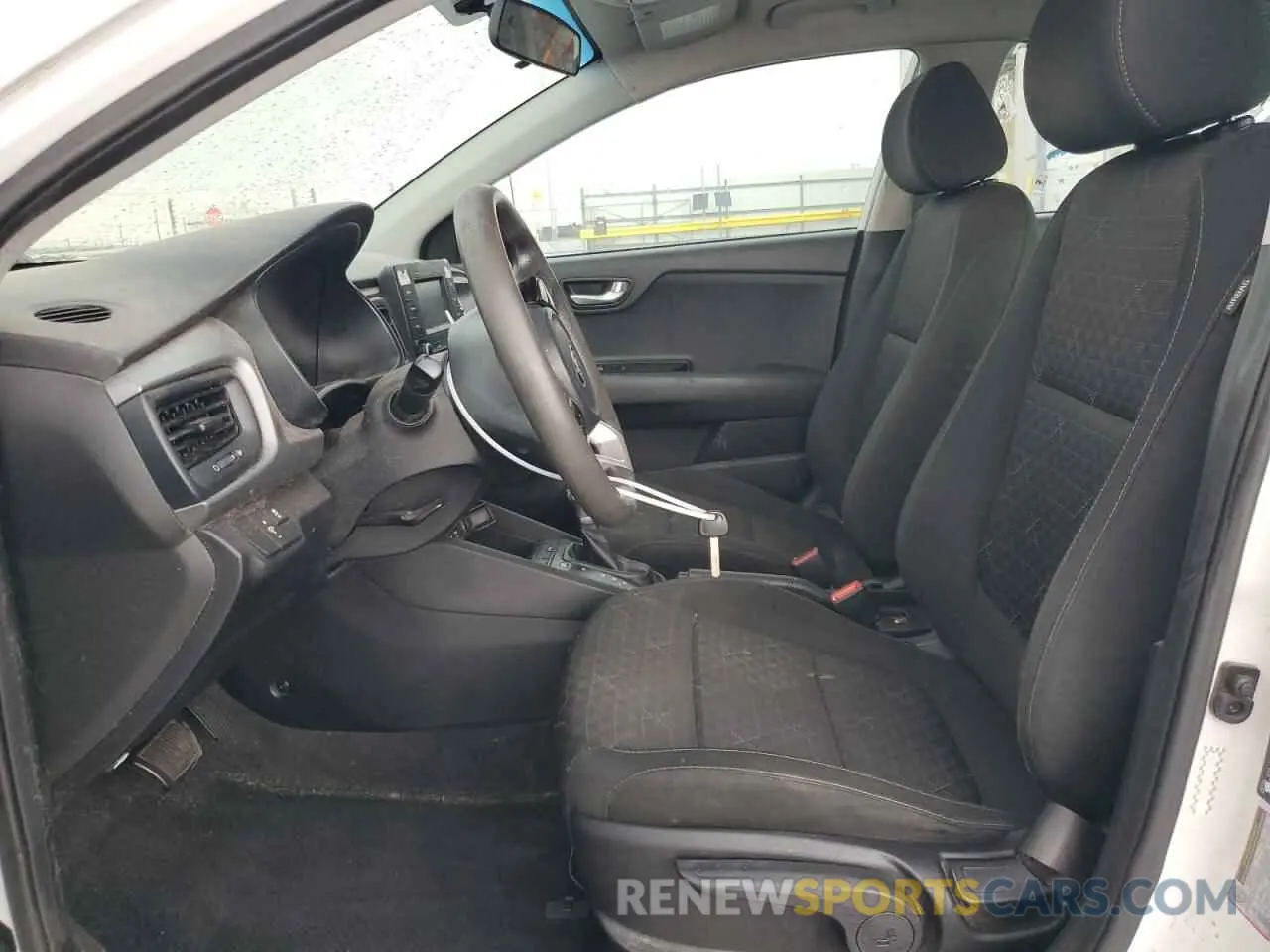 7 Photograph of a damaged car 3KPA24AB3KE204095 KIA RIO 2019