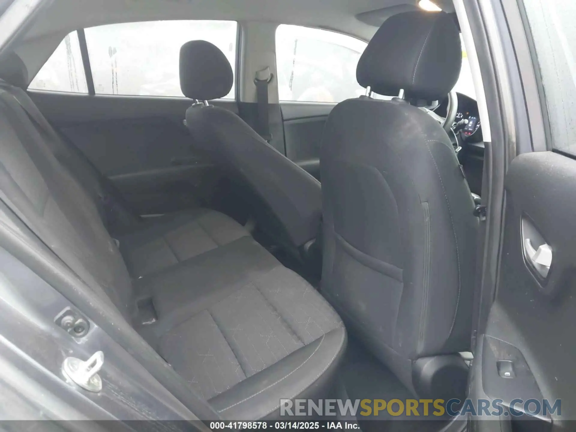8 Photograph of a damaged car 3KPA24AB4KE177733 KIA RIO 2019