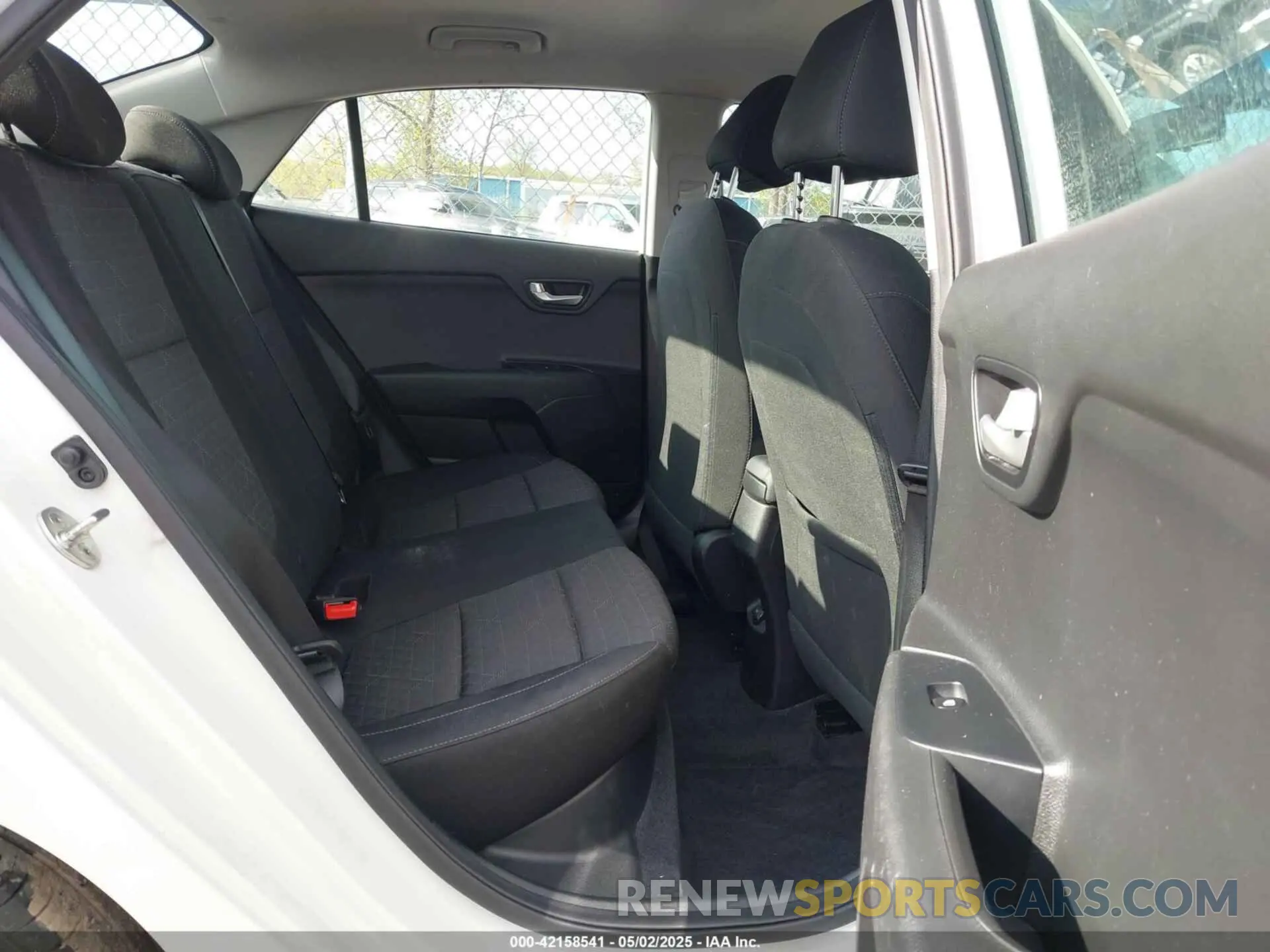 8 Photograph of a damaged car 3KPA24AB8KE233222 KIA RIO 2019