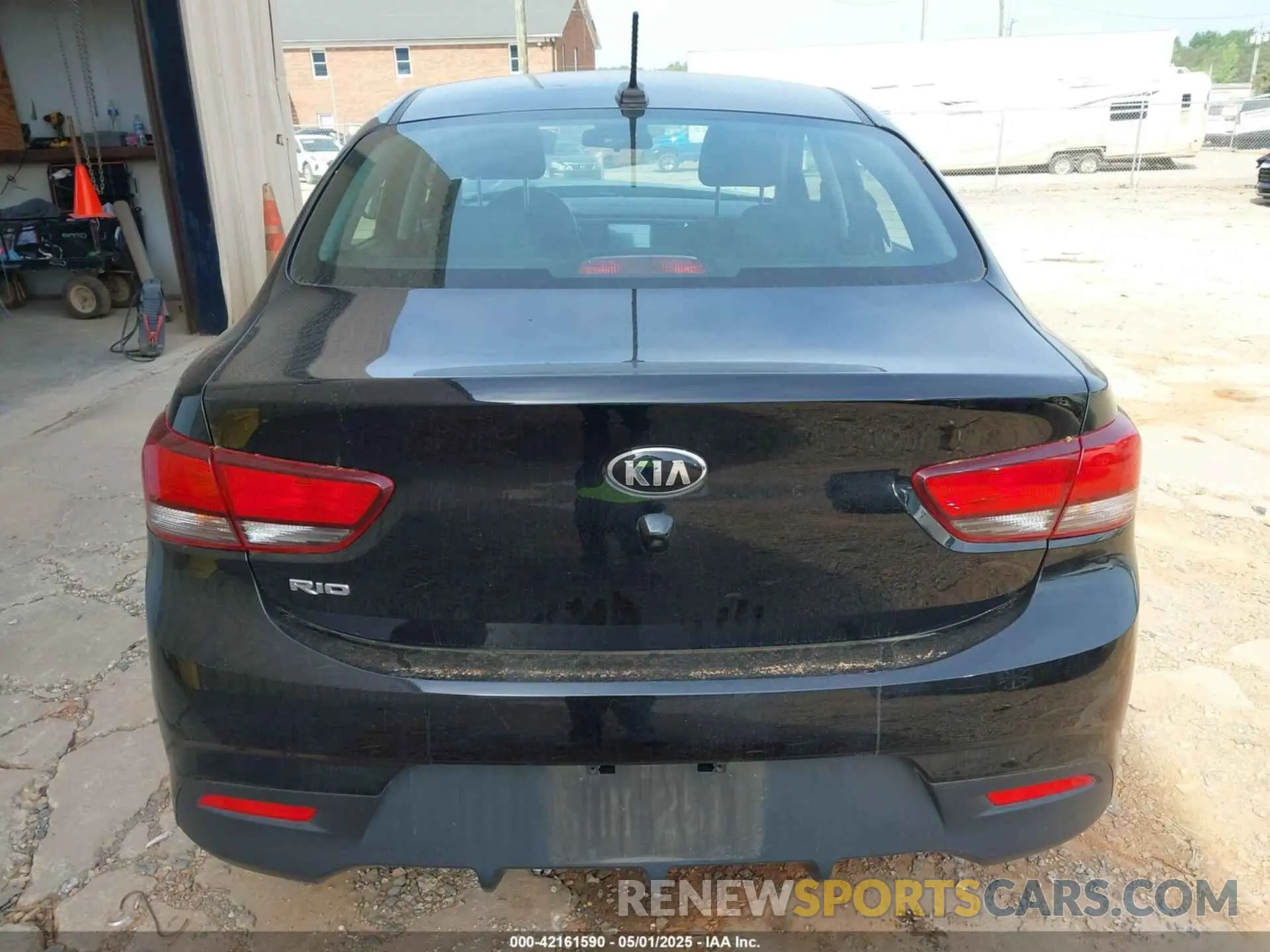 17 Photograph of a damaged car 3KPA24AB8KE252269 KIA RIO 2019