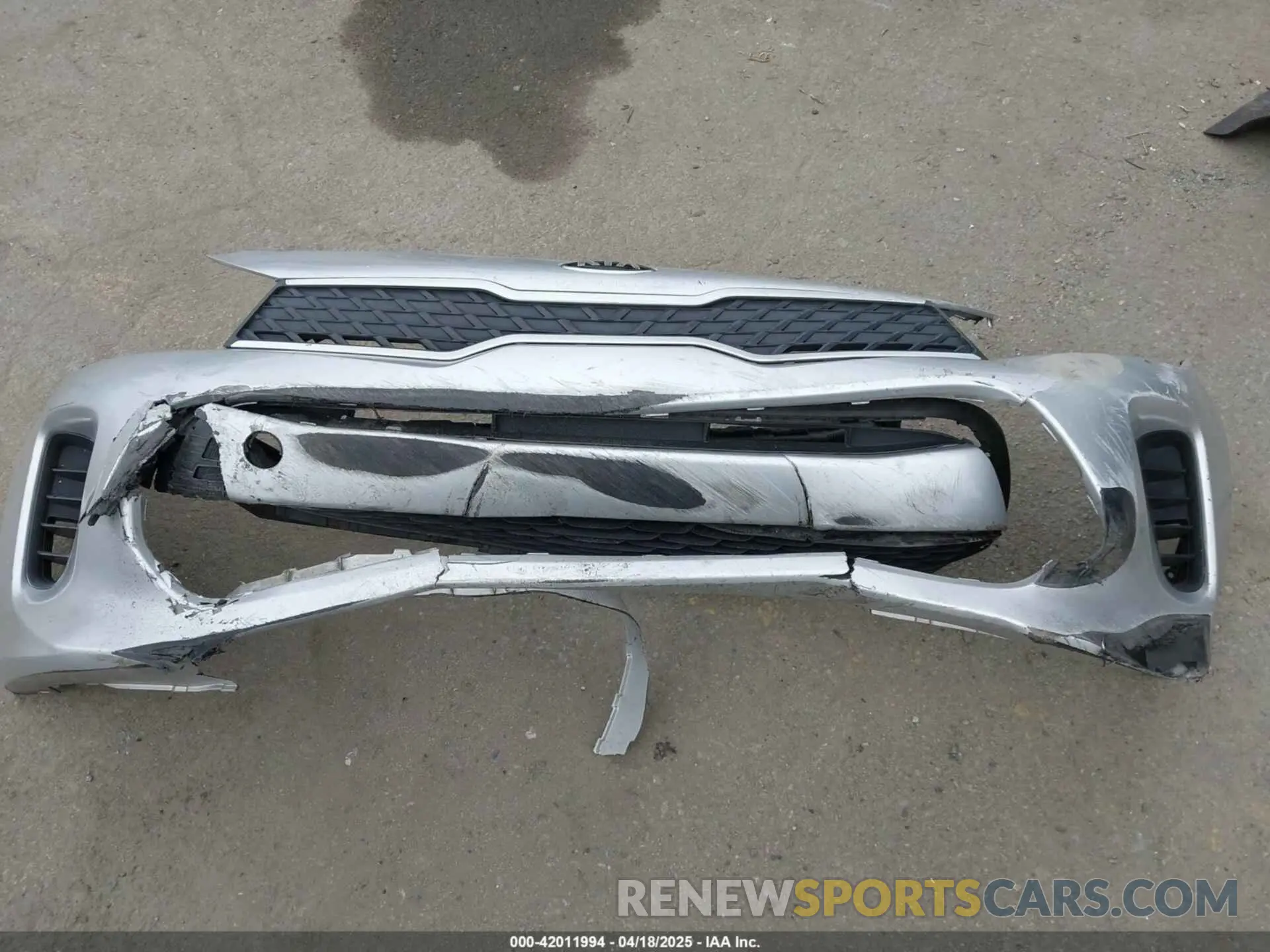 11 Photograph of a damaged car 3KPA24AB9KE173757 KIA RIO 2019