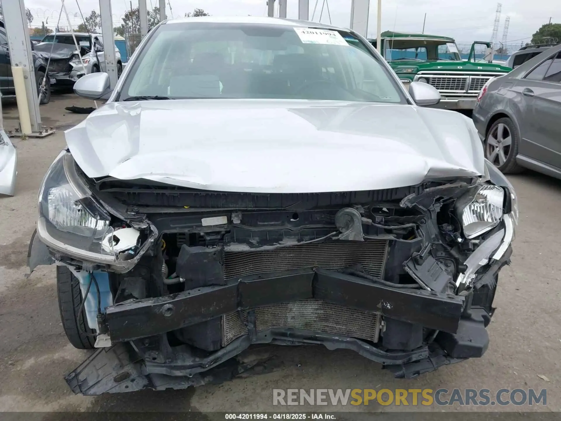 12 Photograph of a damaged car 3KPA24AB9KE173757 KIA RIO 2019