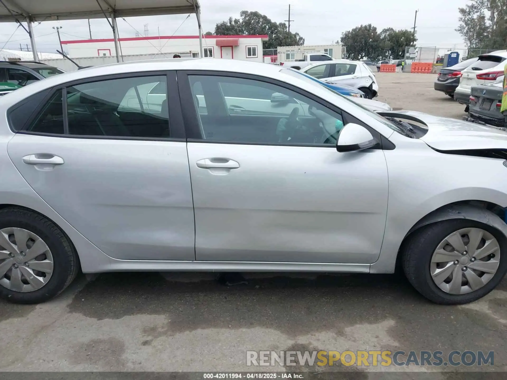 13 Photograph of a damaged car 3KPA24AB9KE173757 KIA RIO 2019