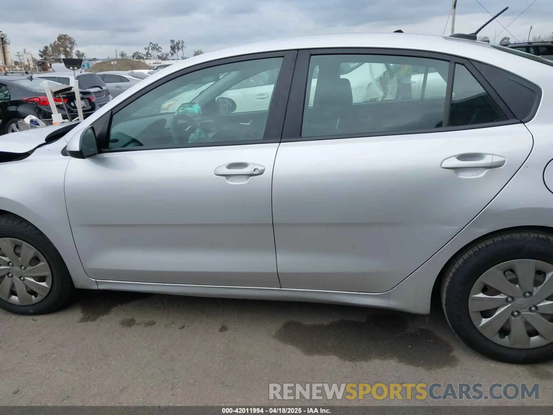 14 Photograph of a damaged car 3KPA24AB9KE173757 KIA RIO 2019