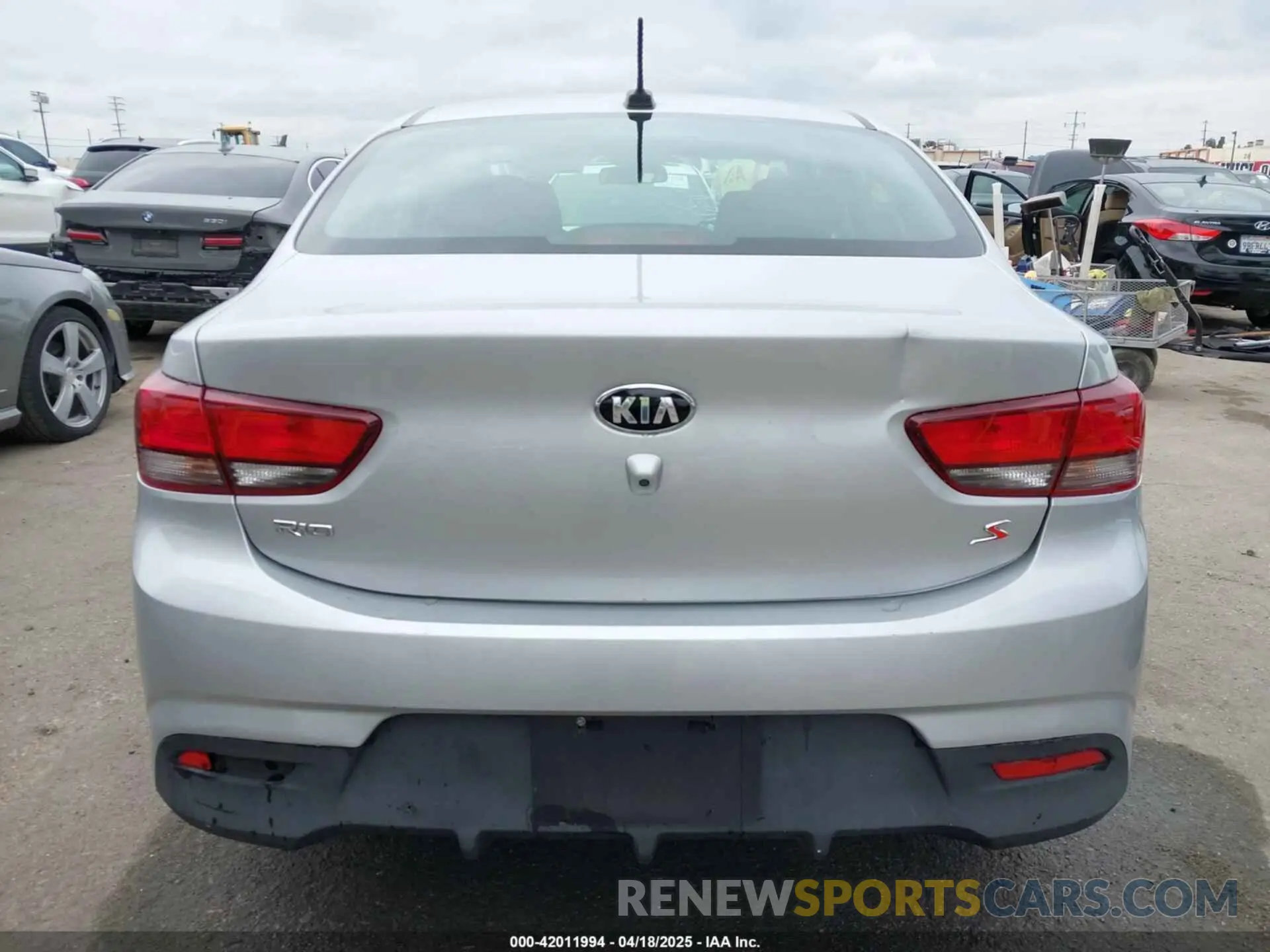 16 Photograph of a damaged car 3KPA24AB9KE173757 KIA RIO 2019