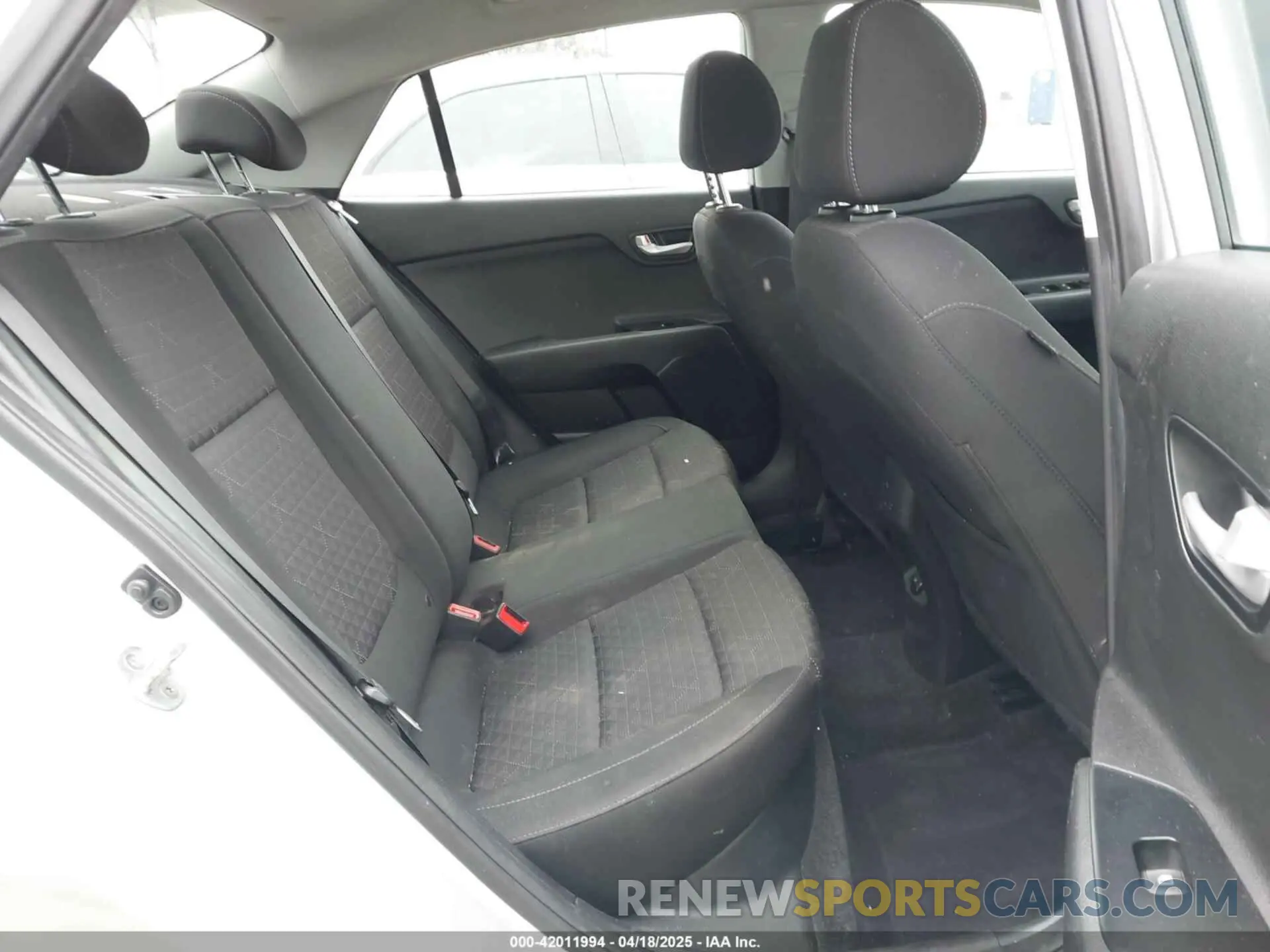 8 Photograph of a damaged car 3KPA24AB9KE173757 KIA RIO 2019