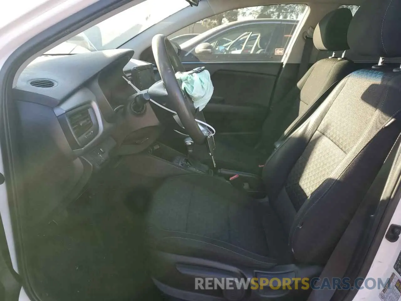 7 Фотография поврежденного автомобиля 3KPA24AB9KE179543 KIA RIO 2019