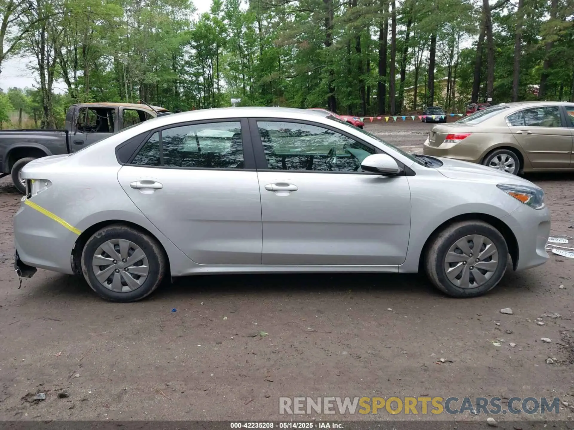 13 Photograph of a damaged car 3KPA24AB9KE201430 KIA RIO 2019