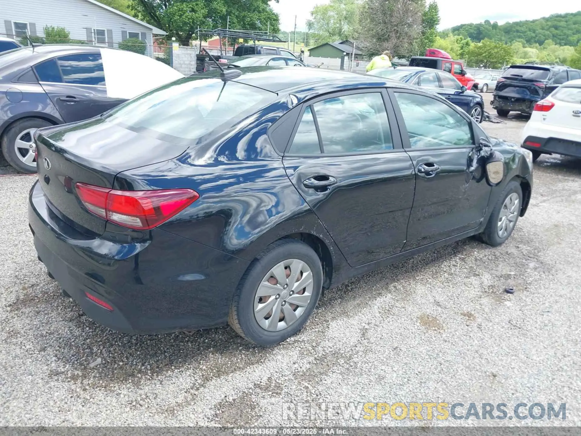 4 Photograph of a damaged car 3KPA24AD0LE355673 KIA RIO 2020