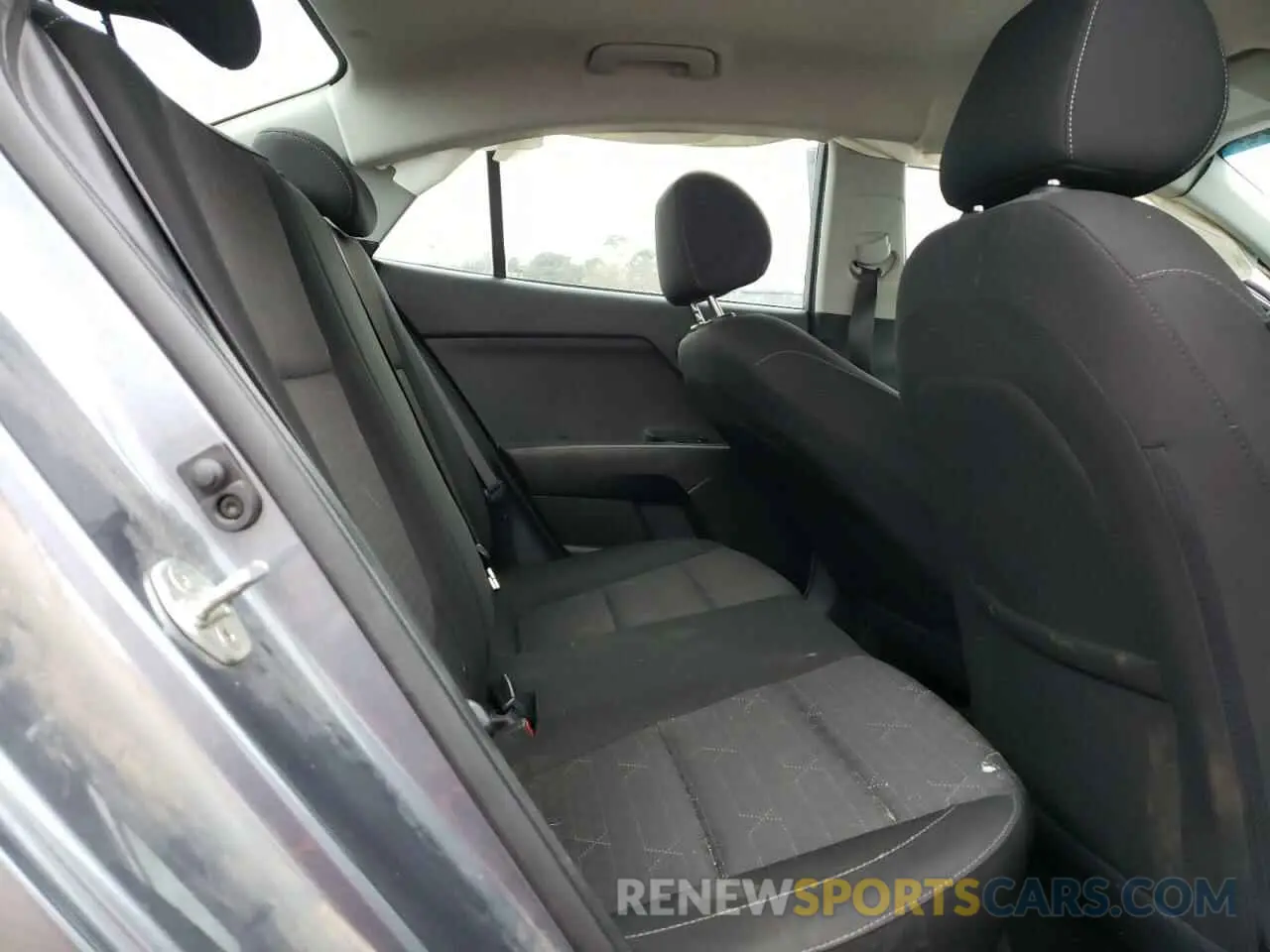 10 Photograph of a damaged car 3KPA24AD1LE256182 KIA RIO 2020