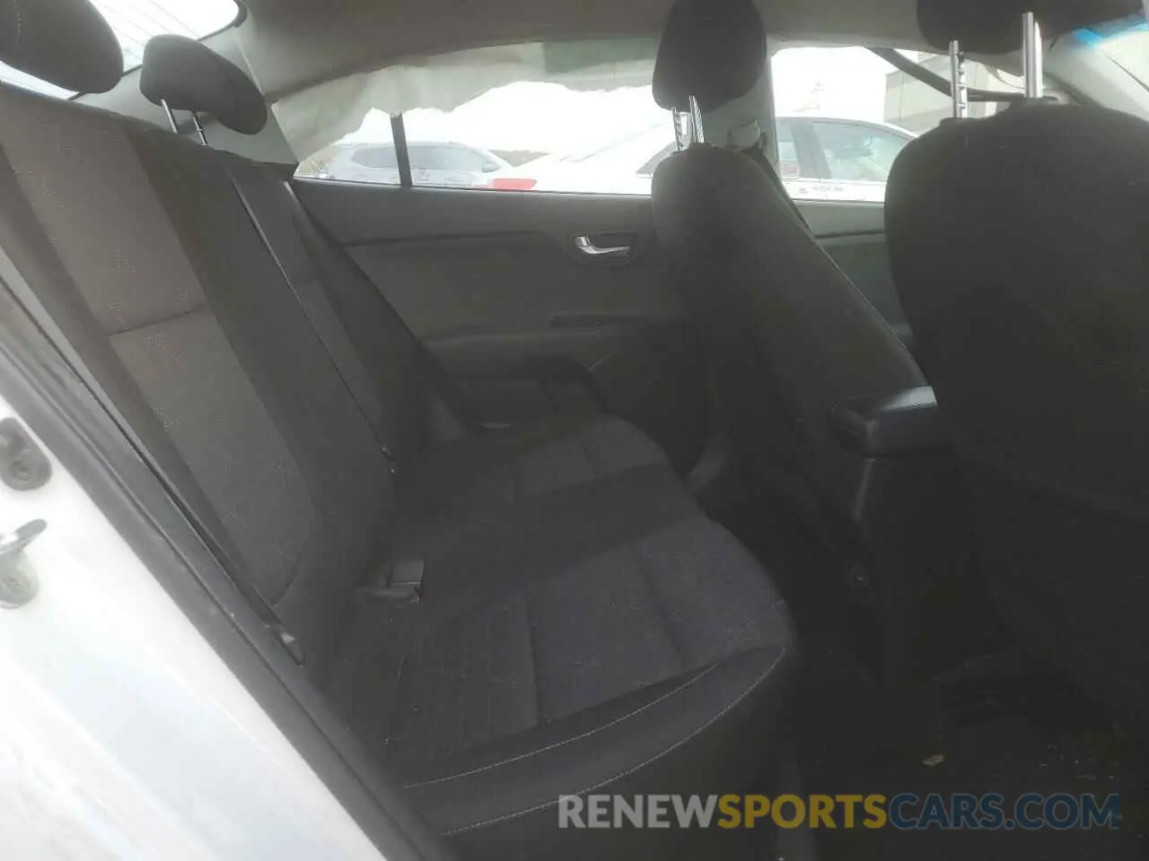 11 Photograph of a damaged car 3KPA24AD1LE256442 KIA RIO 2020