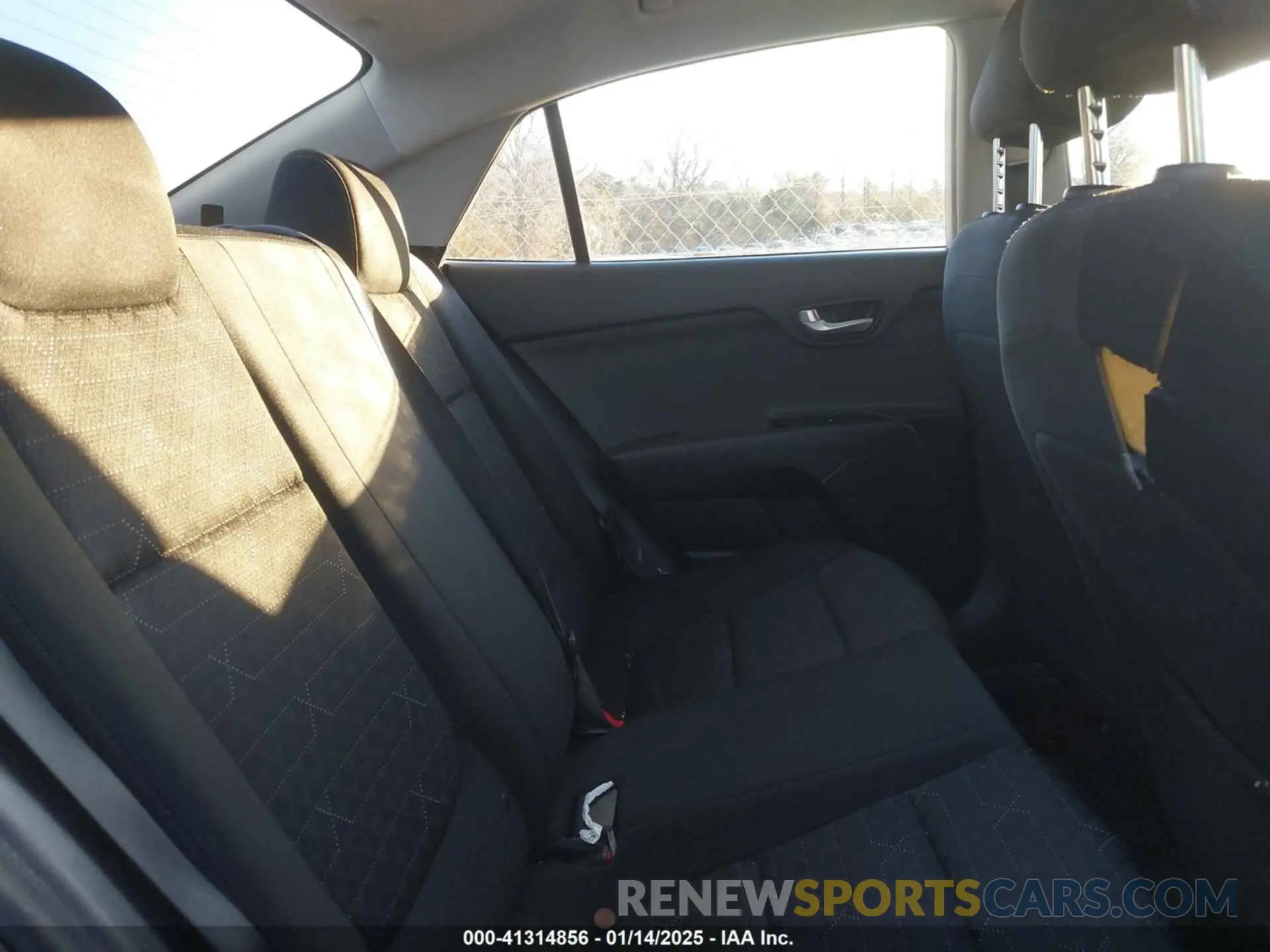 8 Photograph of a damaged car 3KPA24AD1LE260751 KIA RIO 2020