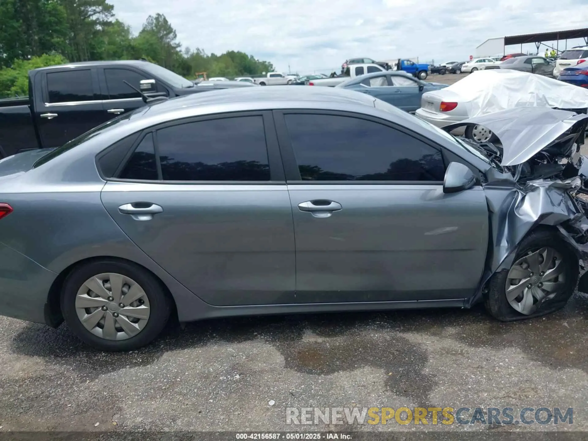14 Photograph of a damaged car 3KPA24AD1LE262502 KIA RIO 2020