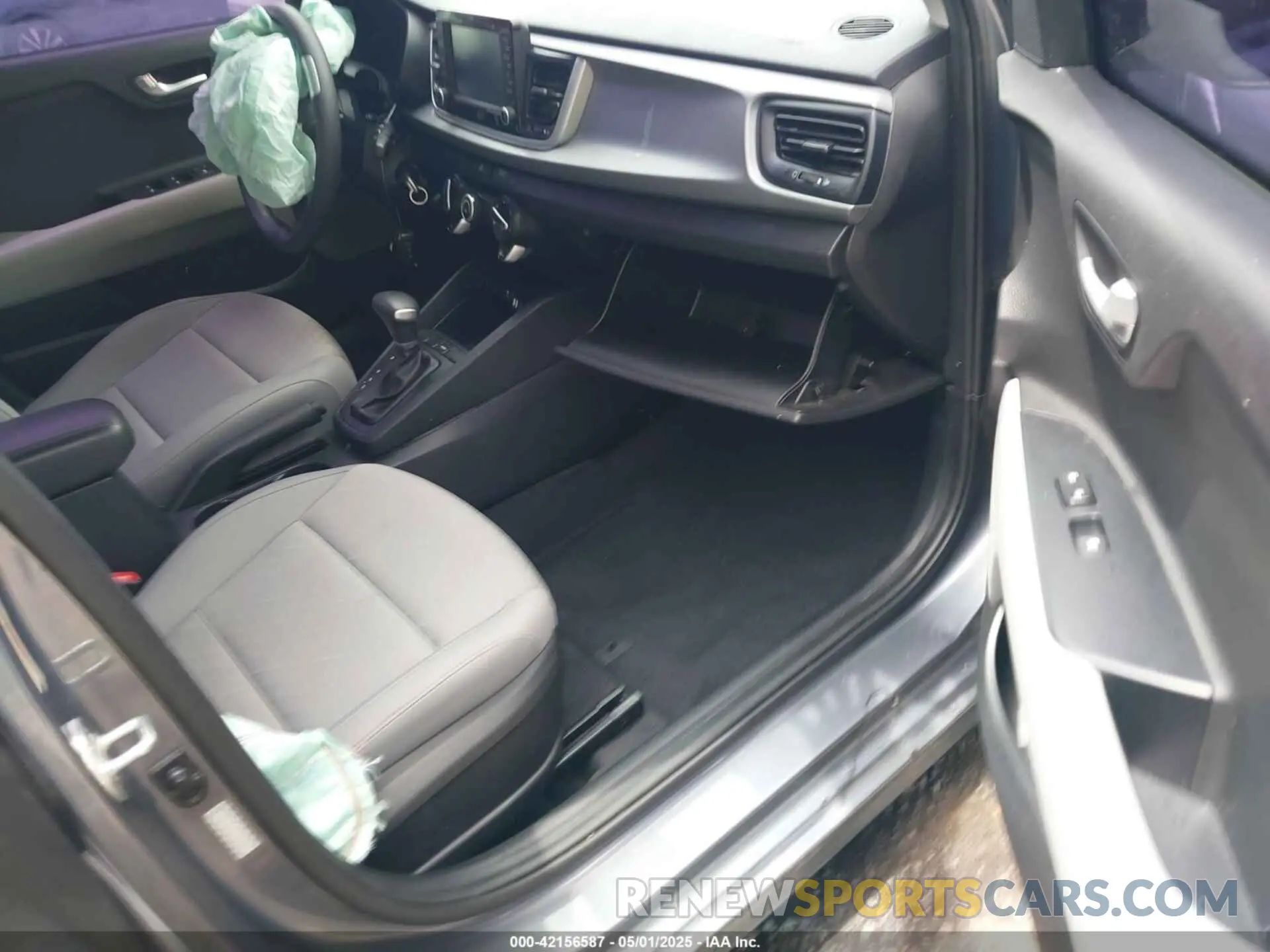 5 Photograph of a damaged car 3KPA24AD1LE262502 KIA RIO 2020
