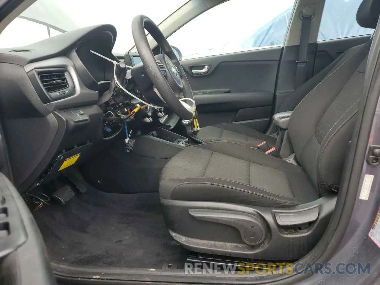 7 Photograph of a damaged car 3KPA24AD1LE312573 KIA RIO 2020
