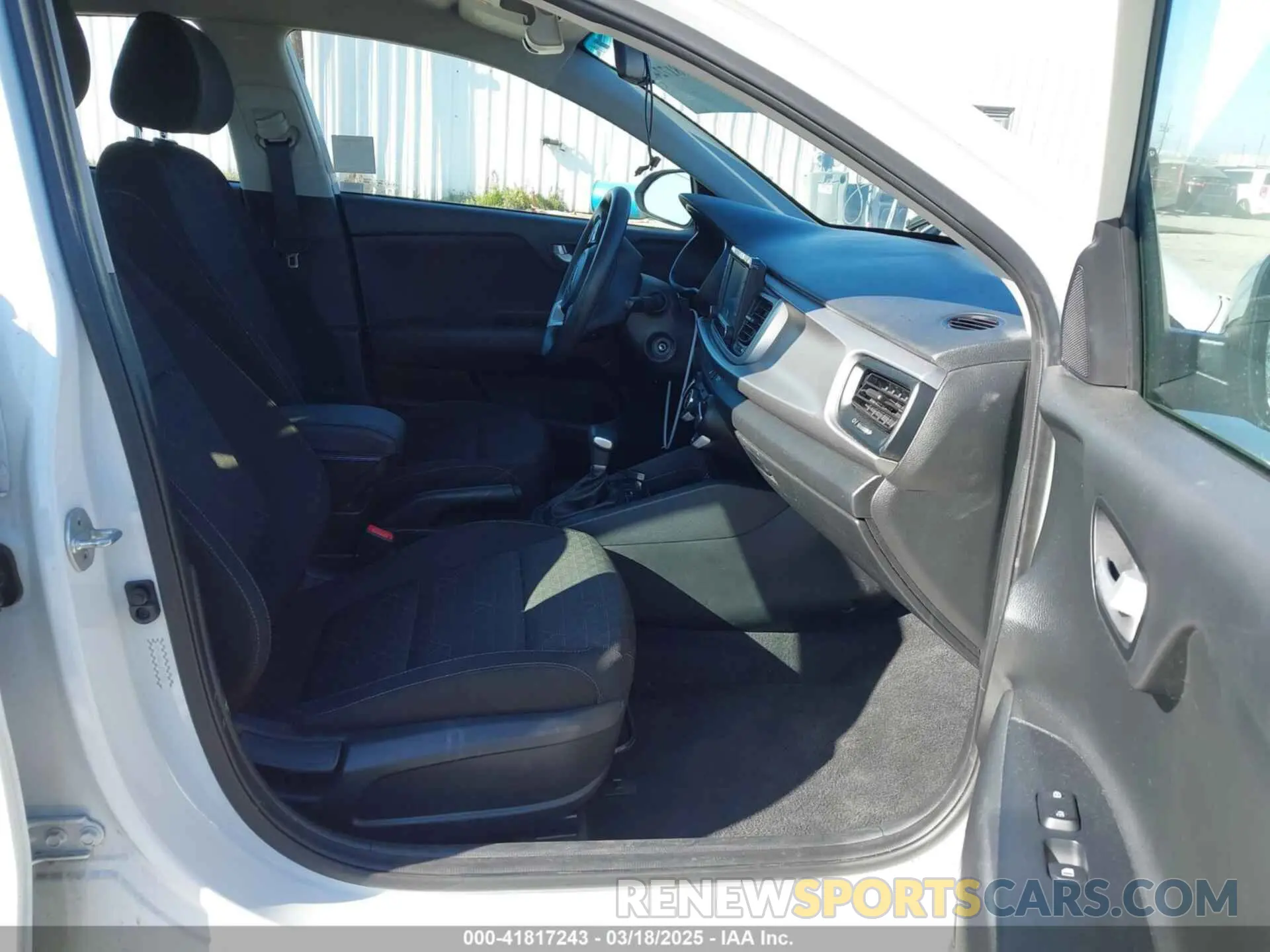 5 Photograph of a damaged car 3KPA24AD1LE313500 KIA RIO 2020