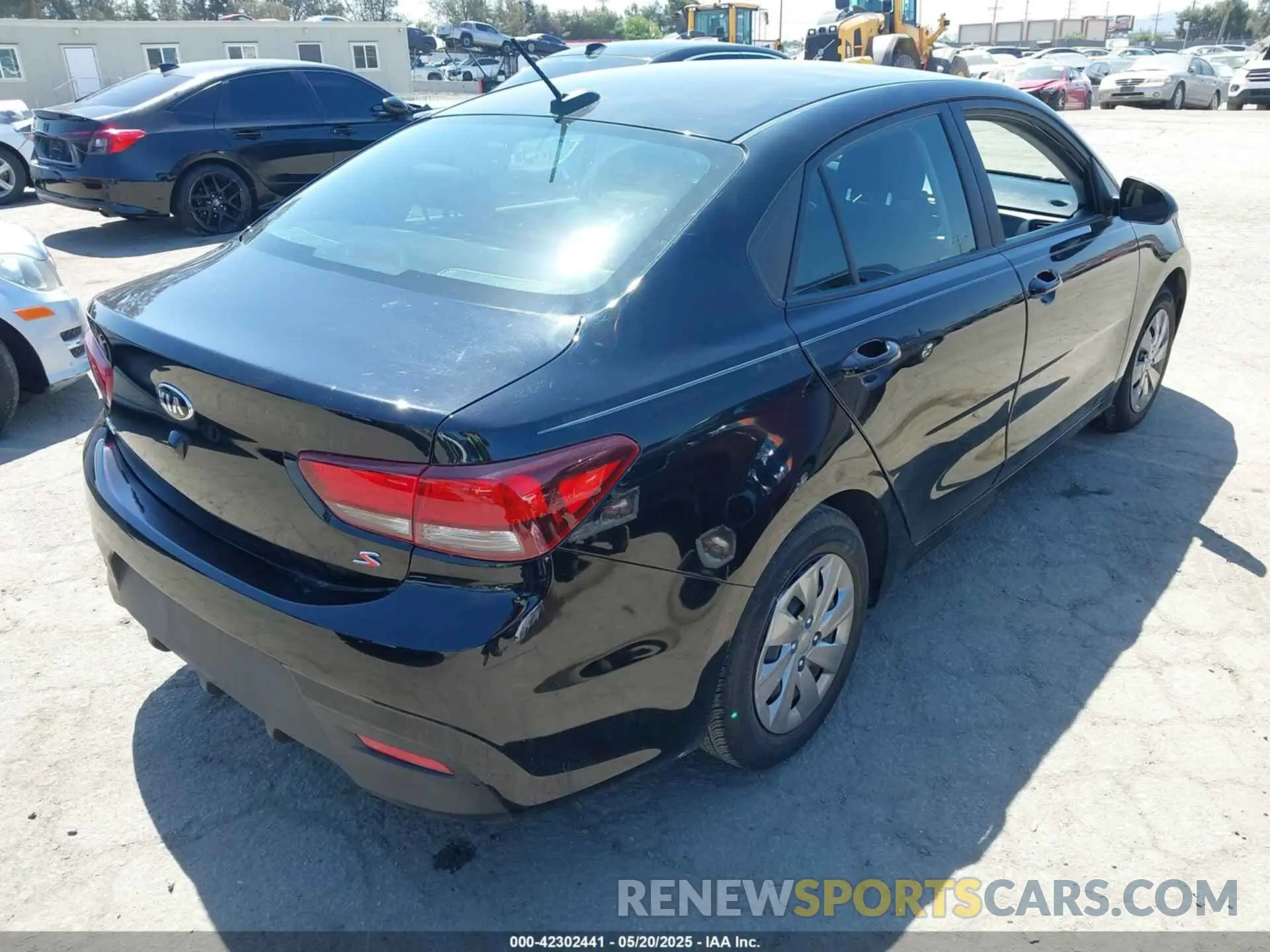4 Photograph of a damaged car 3KPA24AD1LE336419 KIA RIO 2020