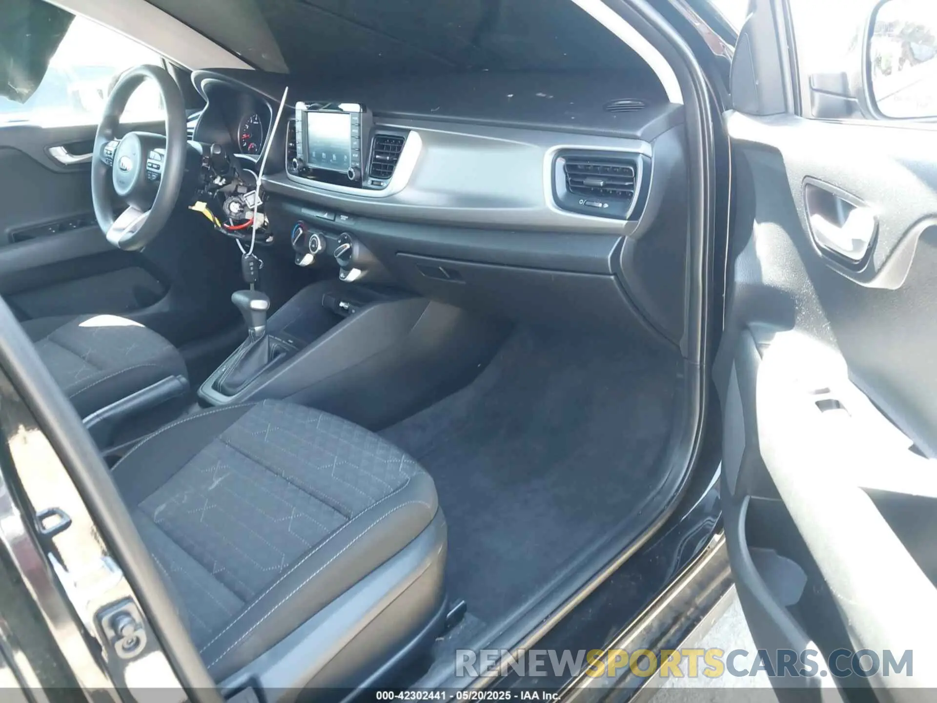 5 Photograph of a damaged car 3KPA24AD1LE336419 KIA RIO 2020