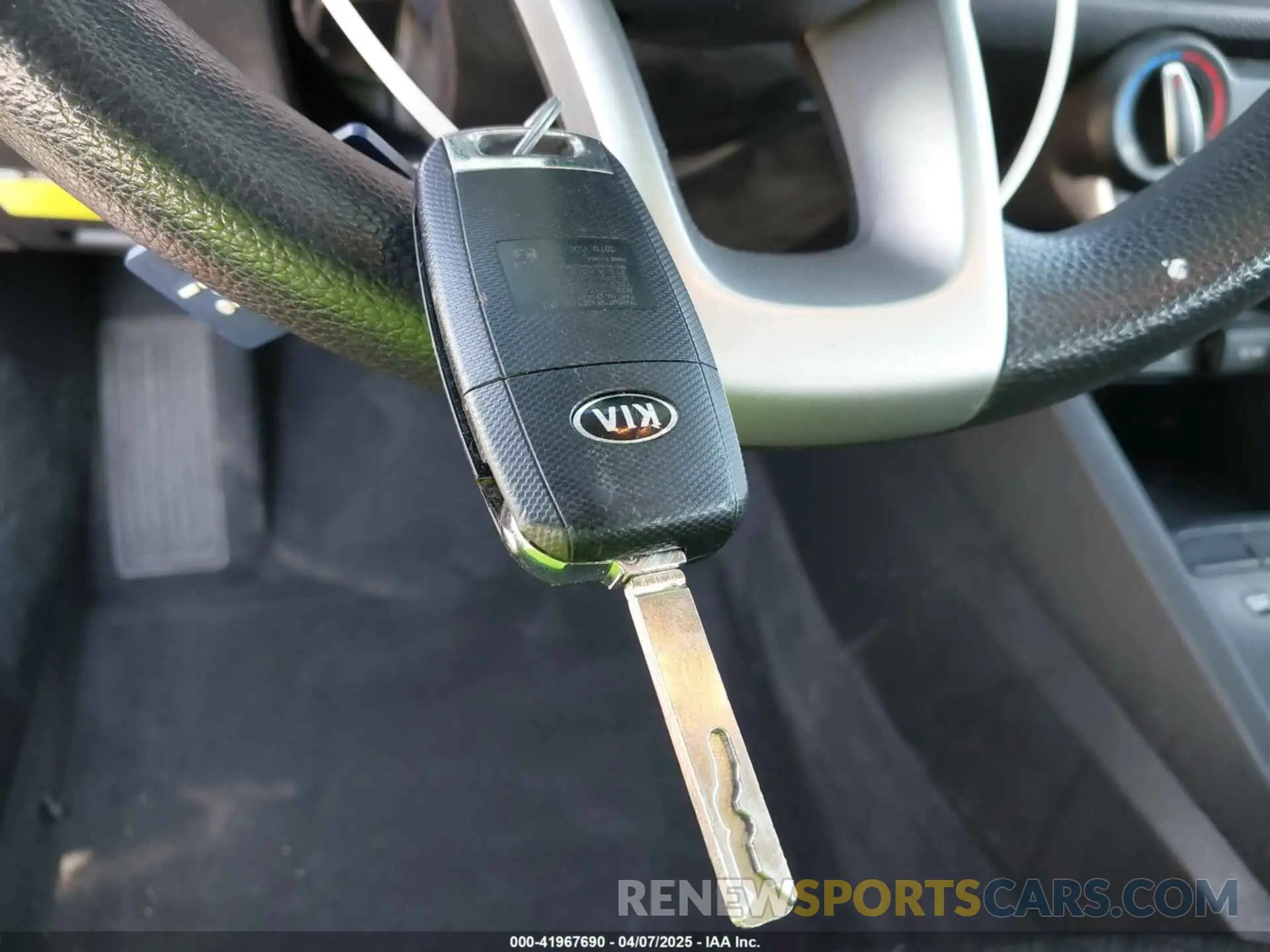 11 Фотография поврежденного автомобиля 3KPA24AD2LE258927 KIA RIO 2020