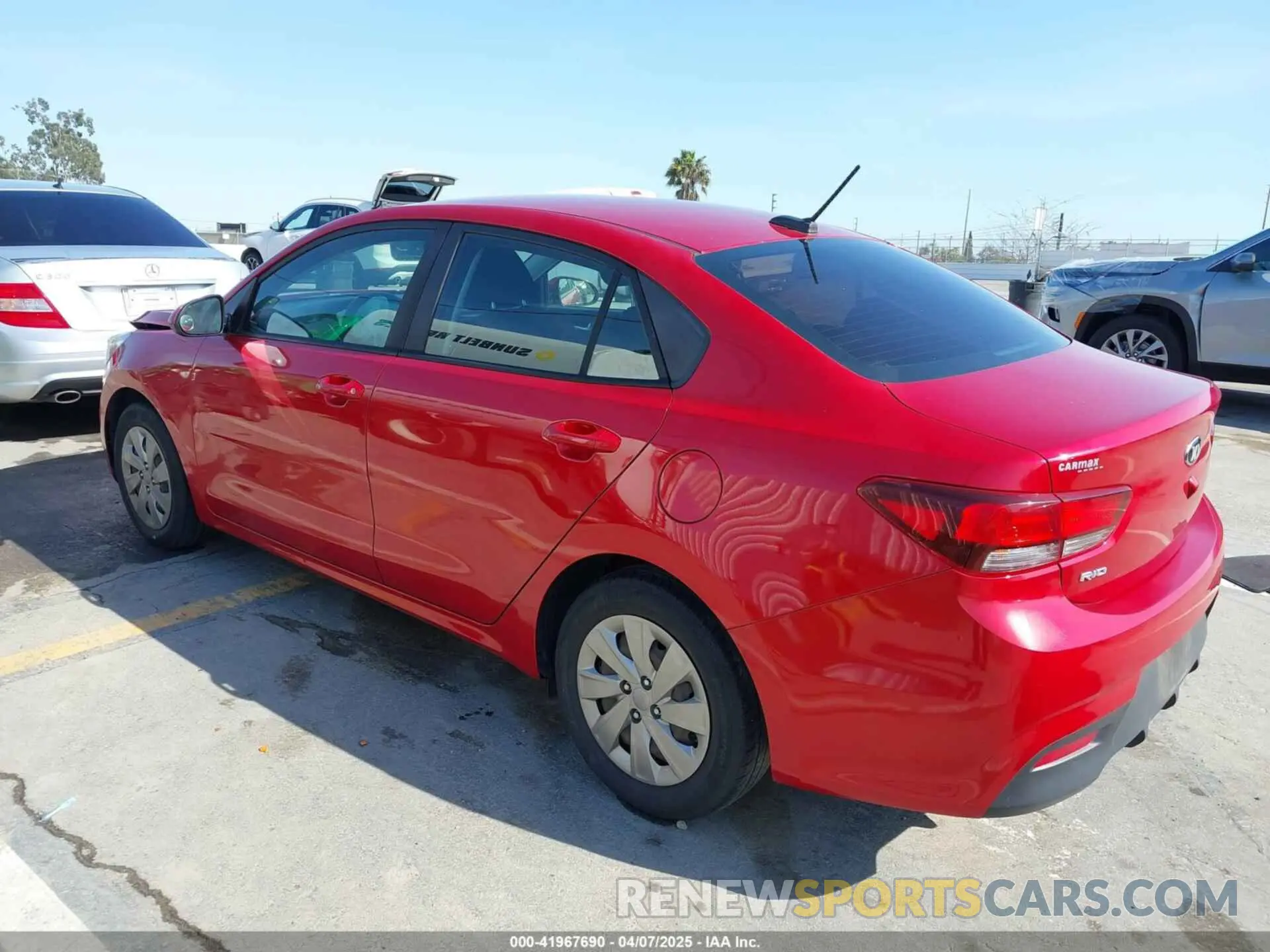 3 Фотография поврежденного автомобиля 3KPA24AD2LE258927 KIA RIO 2020