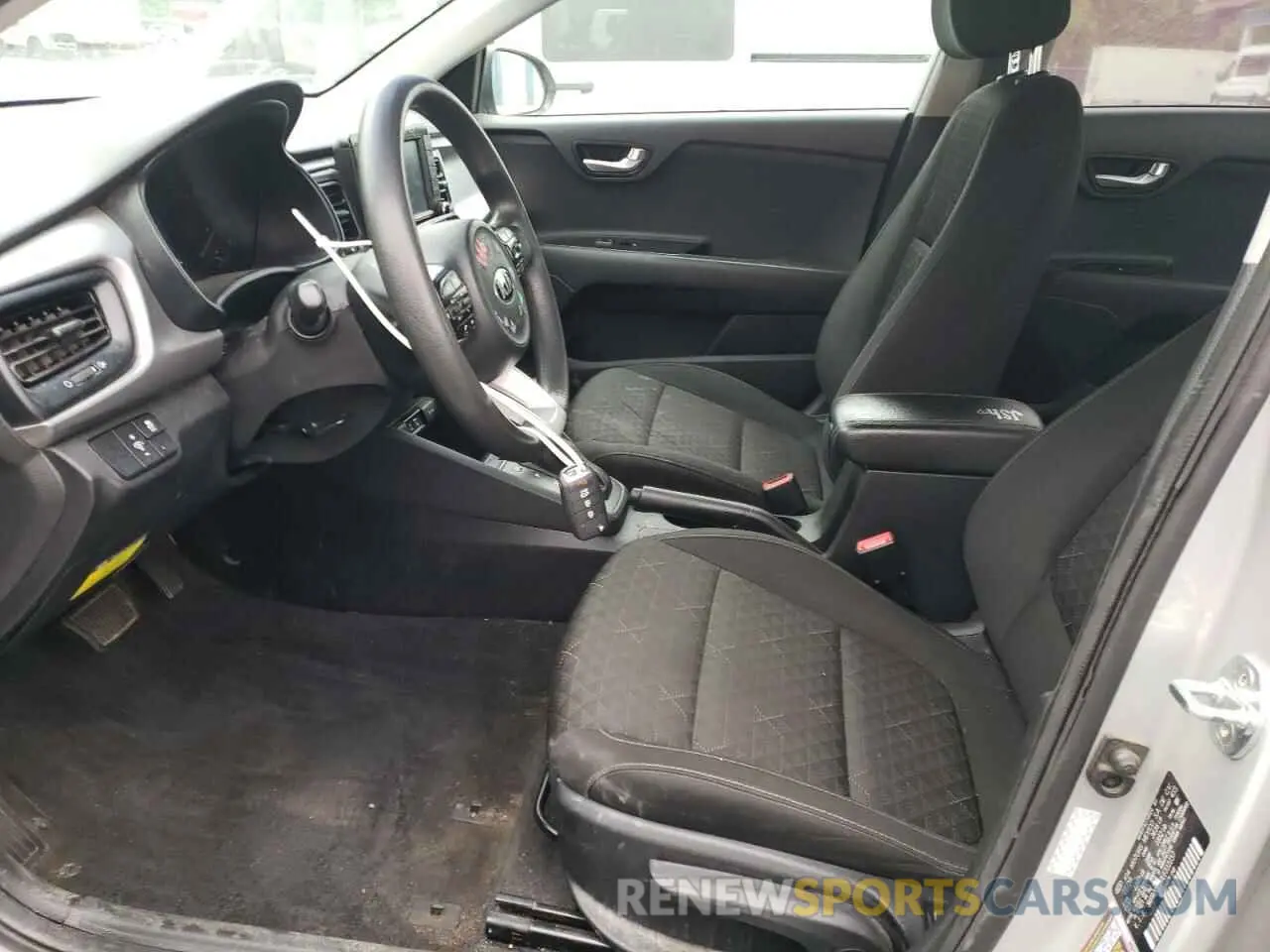 7 Photograph of a damaged car 3KPA24AD2LE312257 KIA RIO 2020