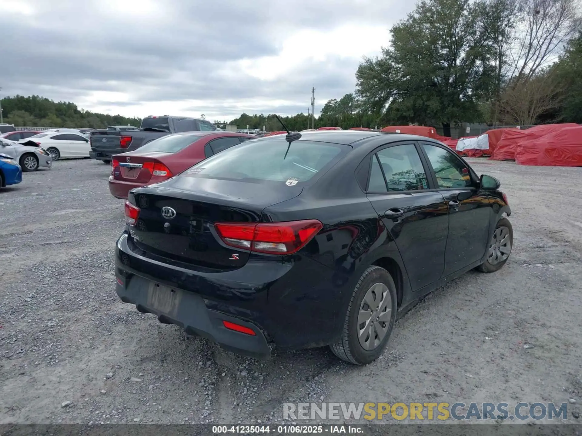 4 Photograph of a damaged car 3KPA24AD2LE319385 KIA RIO 2020