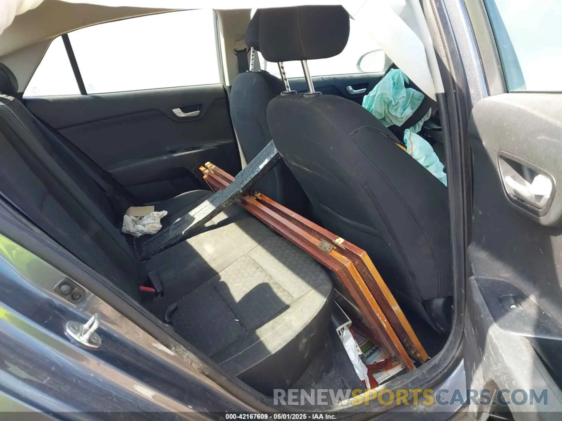 8 Photograph of a damaged car 3KPA24AD2LE337479 KIA RIO 2020