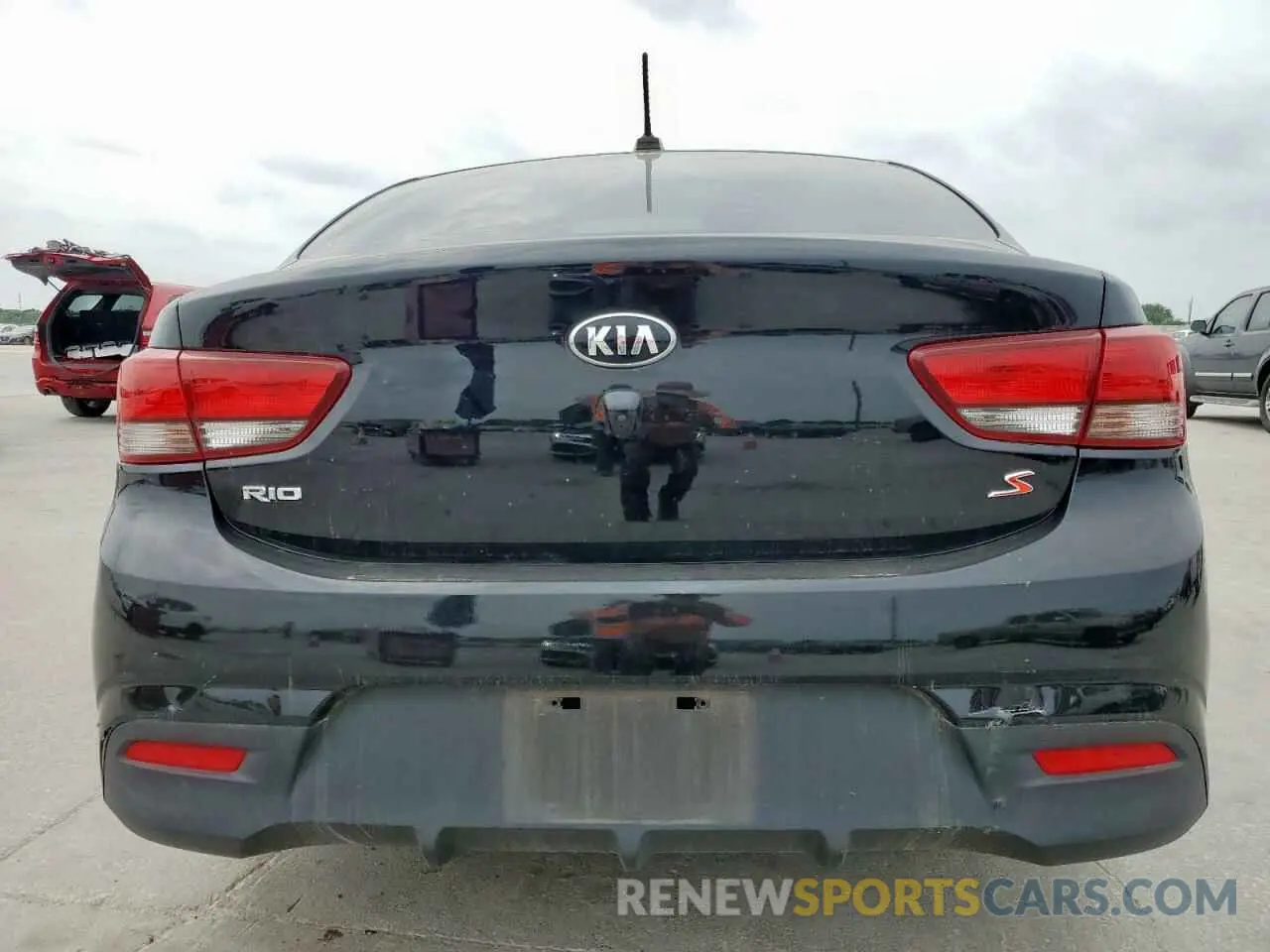 6 Photograph of a damaged car 3KPA24AD3LE337281 KIA RIO 2020