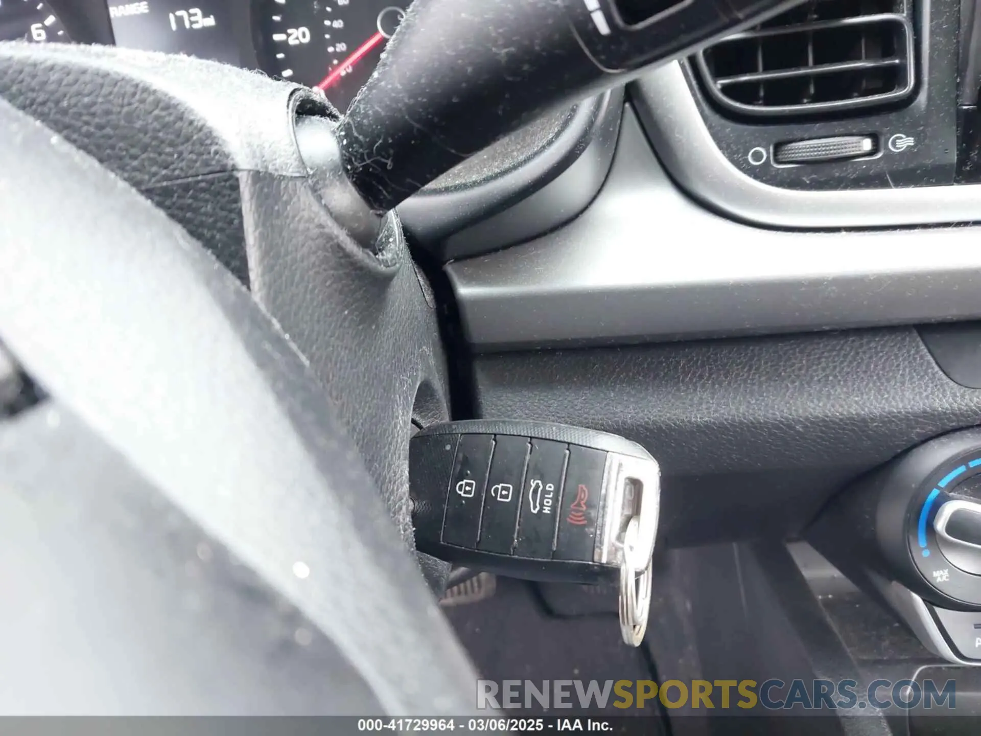11 Photograph of a damaged car 3KPA24AD3LE353318 KIA RIO 2020