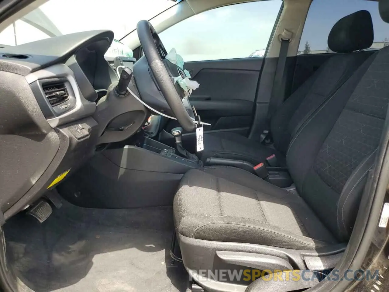 7 Photograph of a damaged car 3KPA24AD4LE260551 KIA RIO 2020